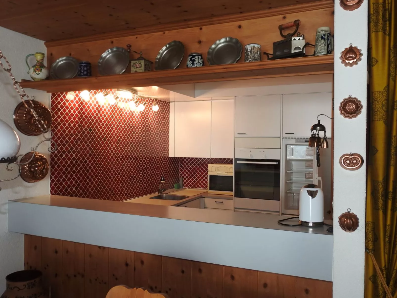 Ner B / Hartl, (Flims Dorf). 2.5 Zimmerwohnung - Drinnen