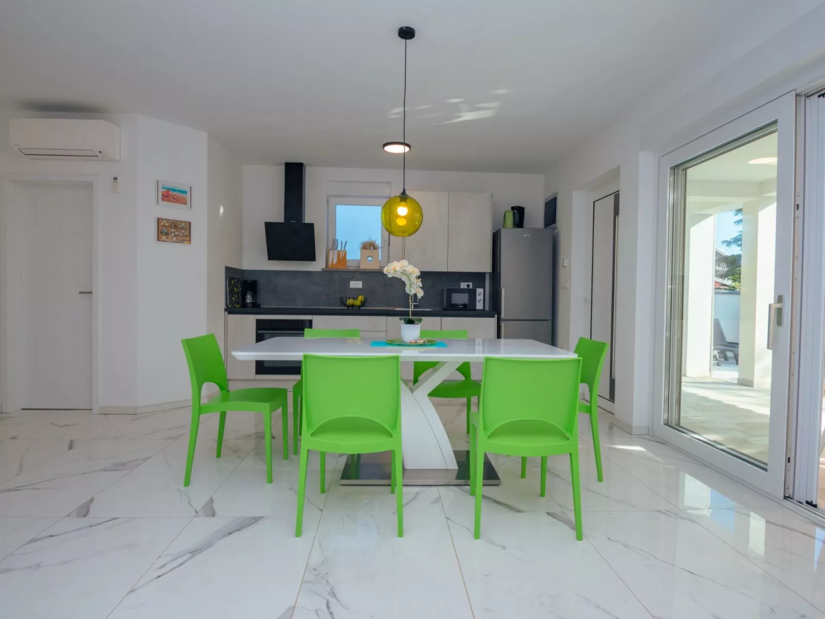 Villa Dolce Vita - Inside