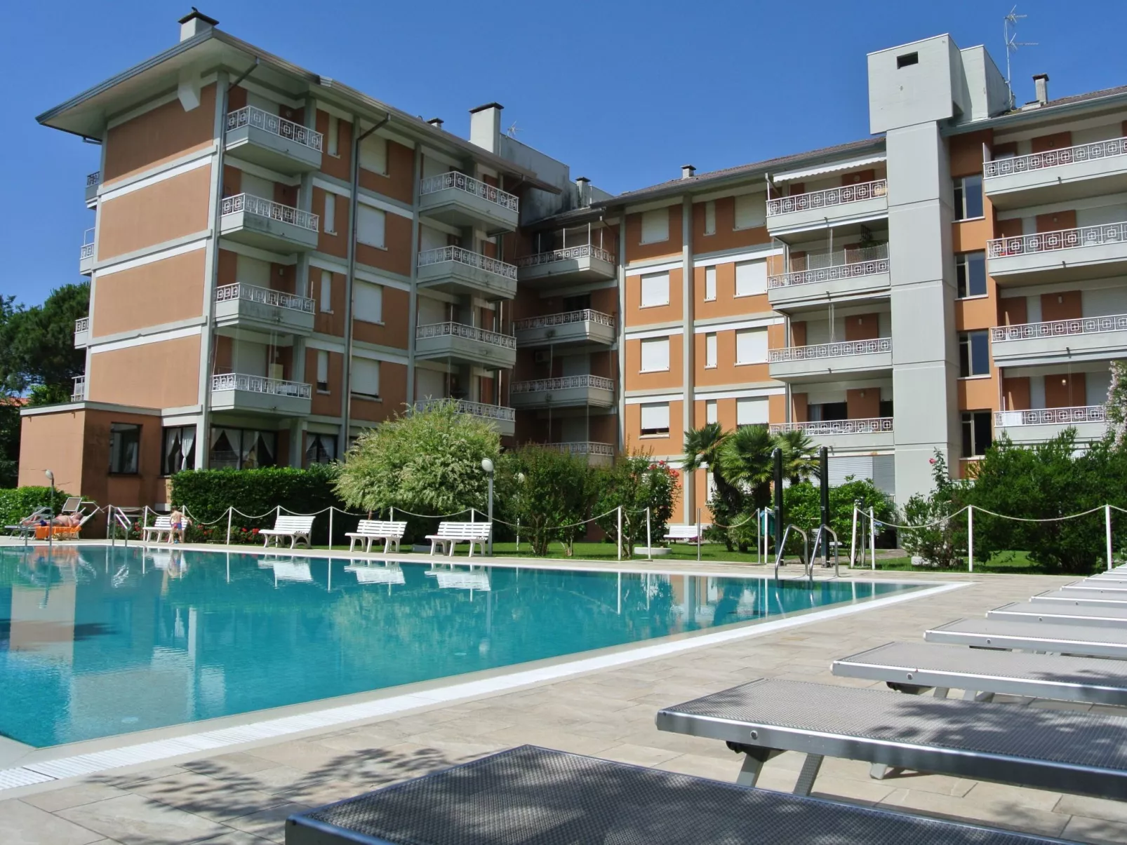 Residence Gardena - Ferienwohnung 11 mit Pool - Draußen
