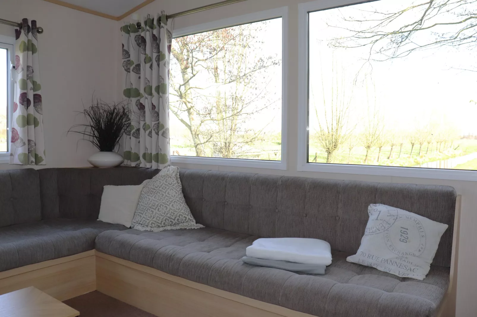 Buitenvreugde - Salon