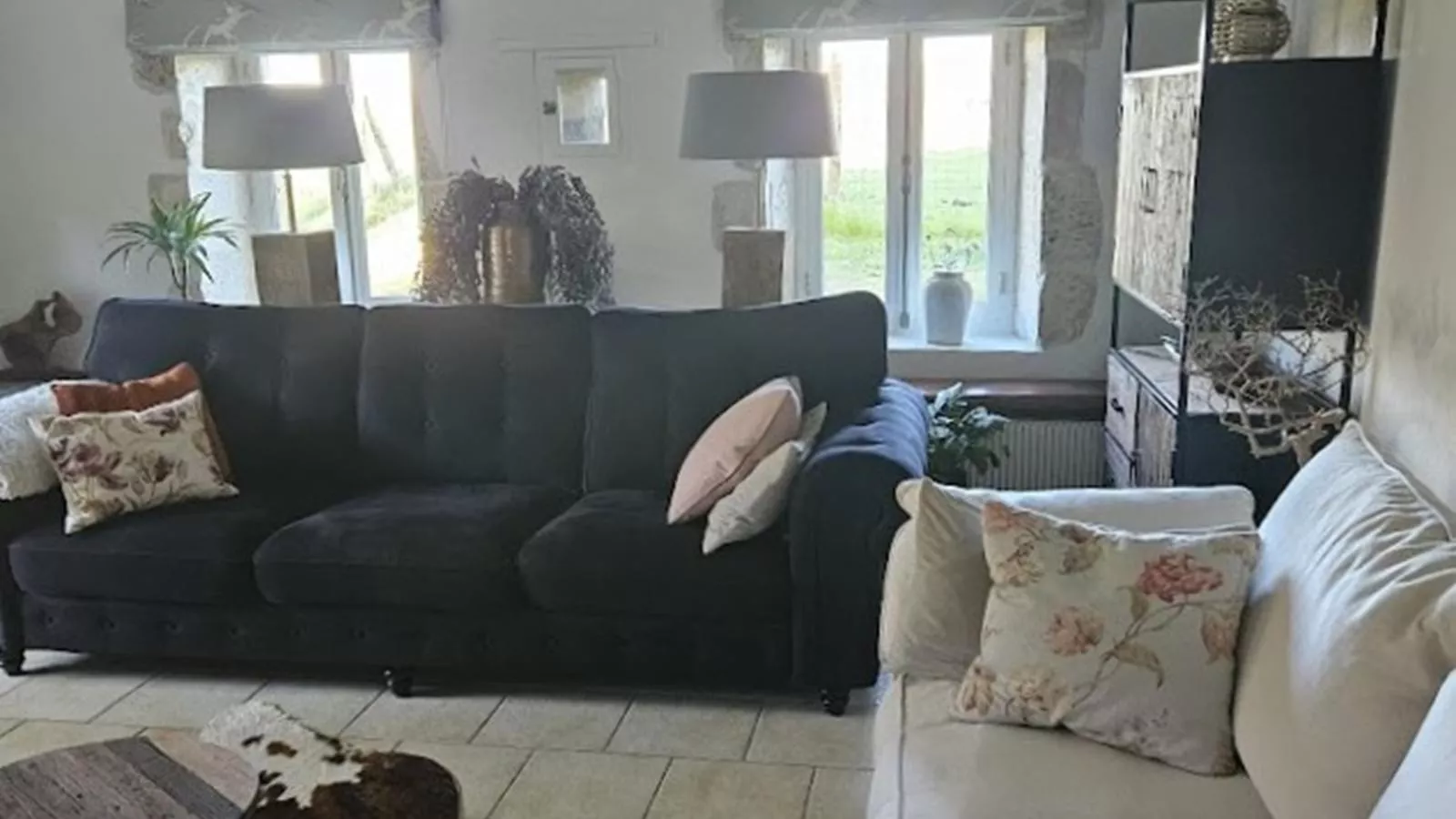 Le Bonheur - Living room