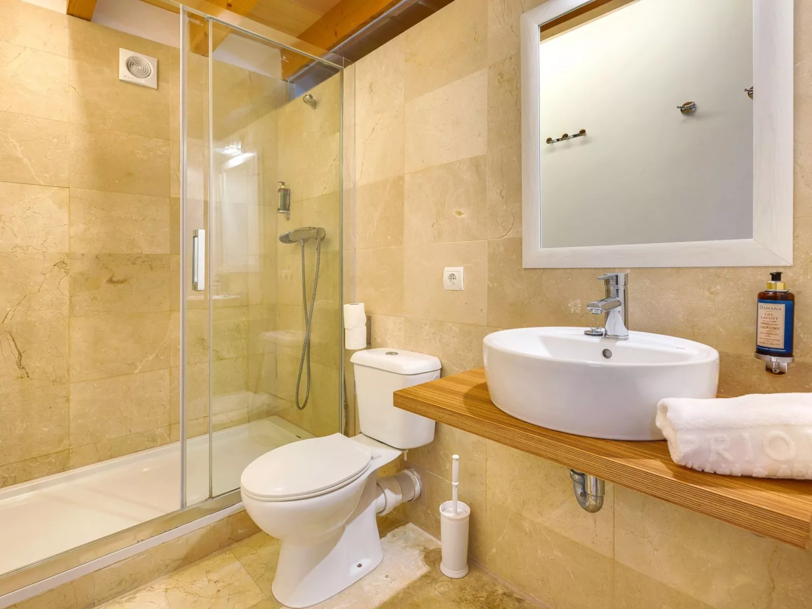 URBAN SUITES 3 PALMA STANDARD TI/75 - Inside