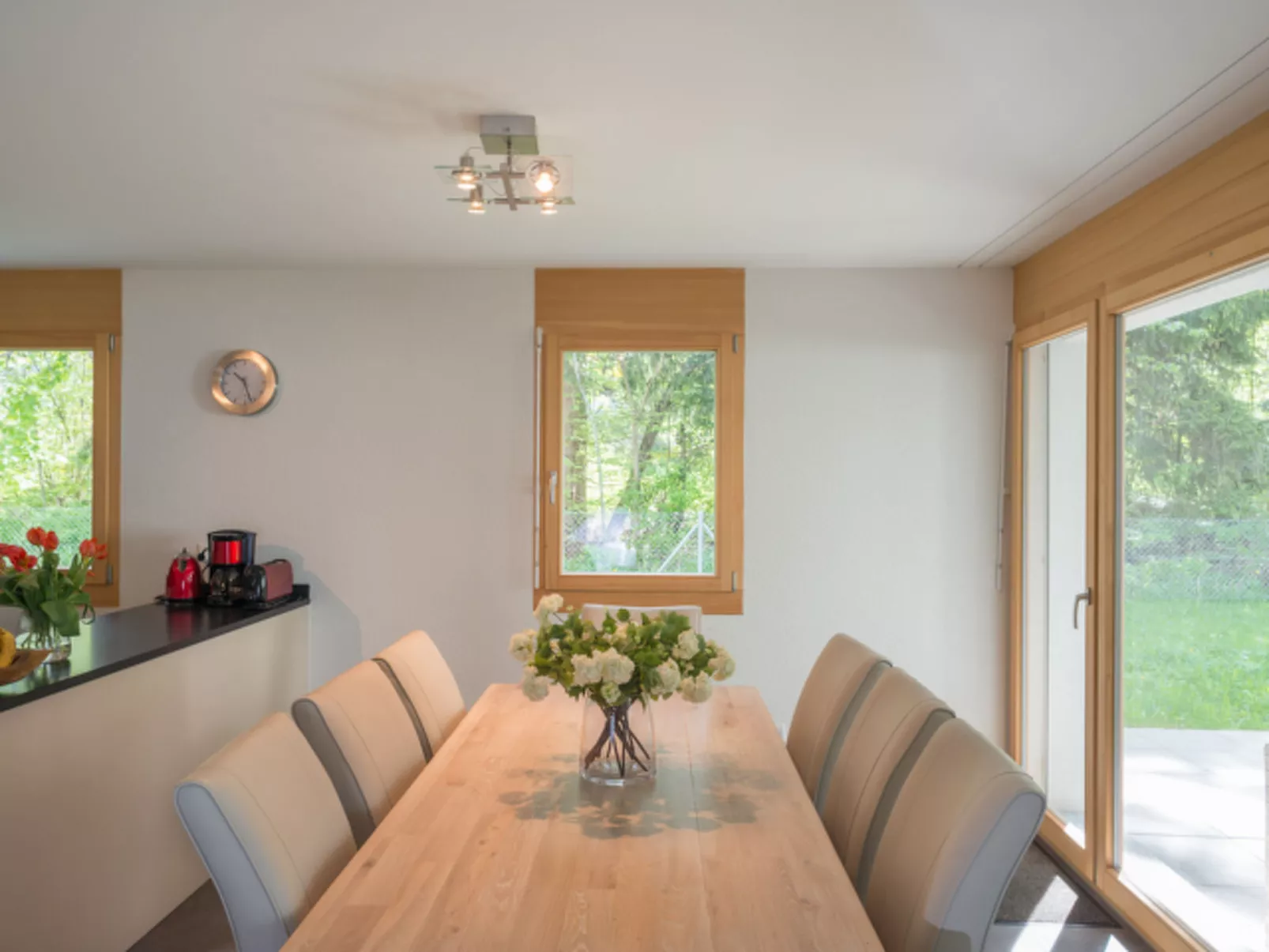 Mirasol, (Flims Waldhaus). 4.5 Zimmerwohnung - Drinnen