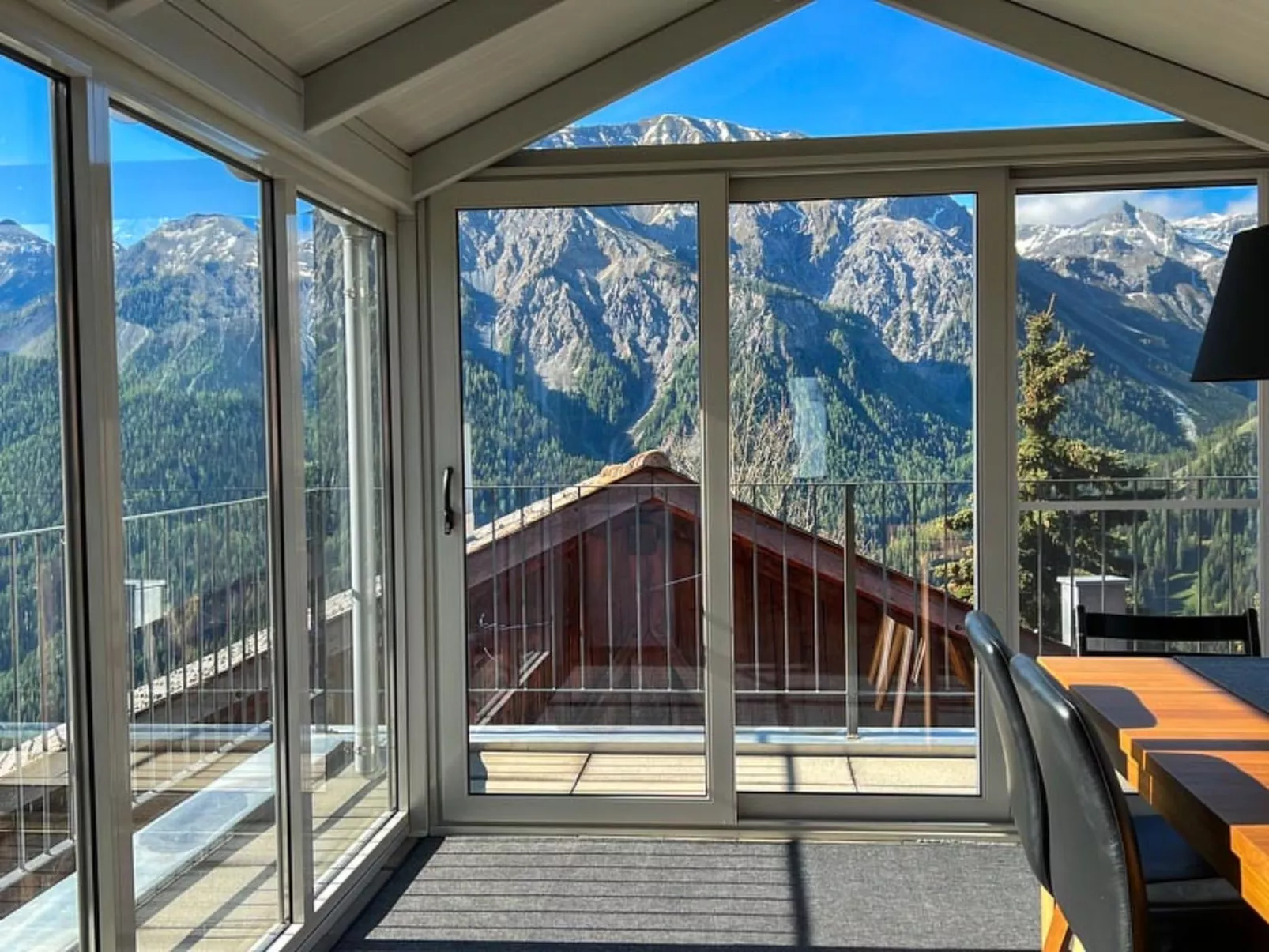 Bergblick-Craistas, (Sta. Maria - Santa Maria Val Müstair). - Dedans