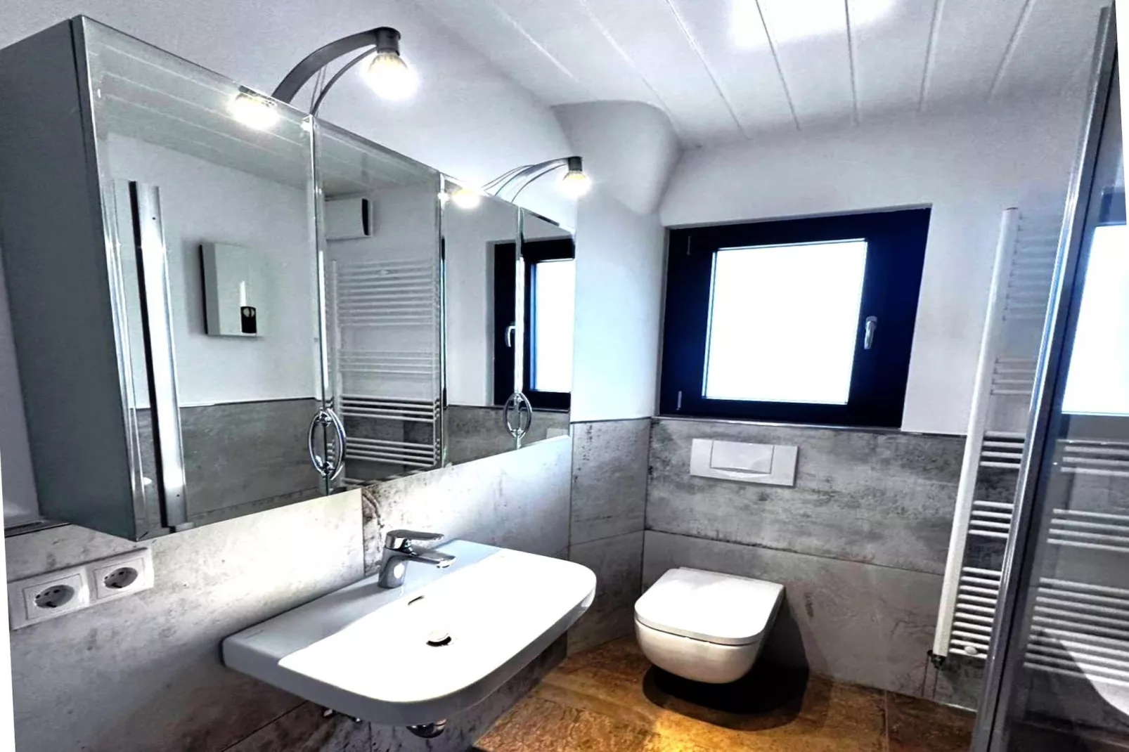 Apartment Spiegelkurve - Badezimmer