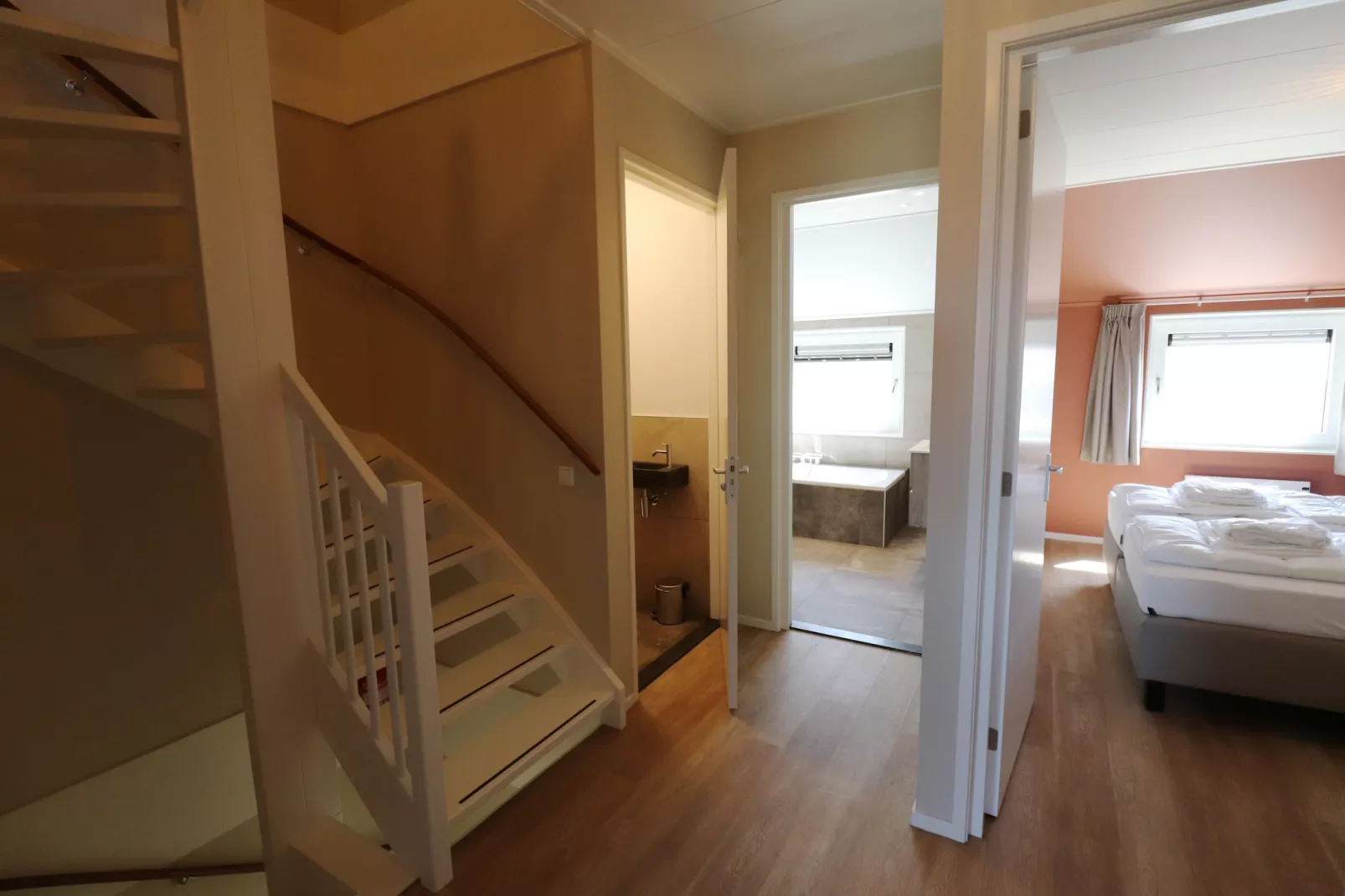 Moderne villa op het Friese platteland - Flur