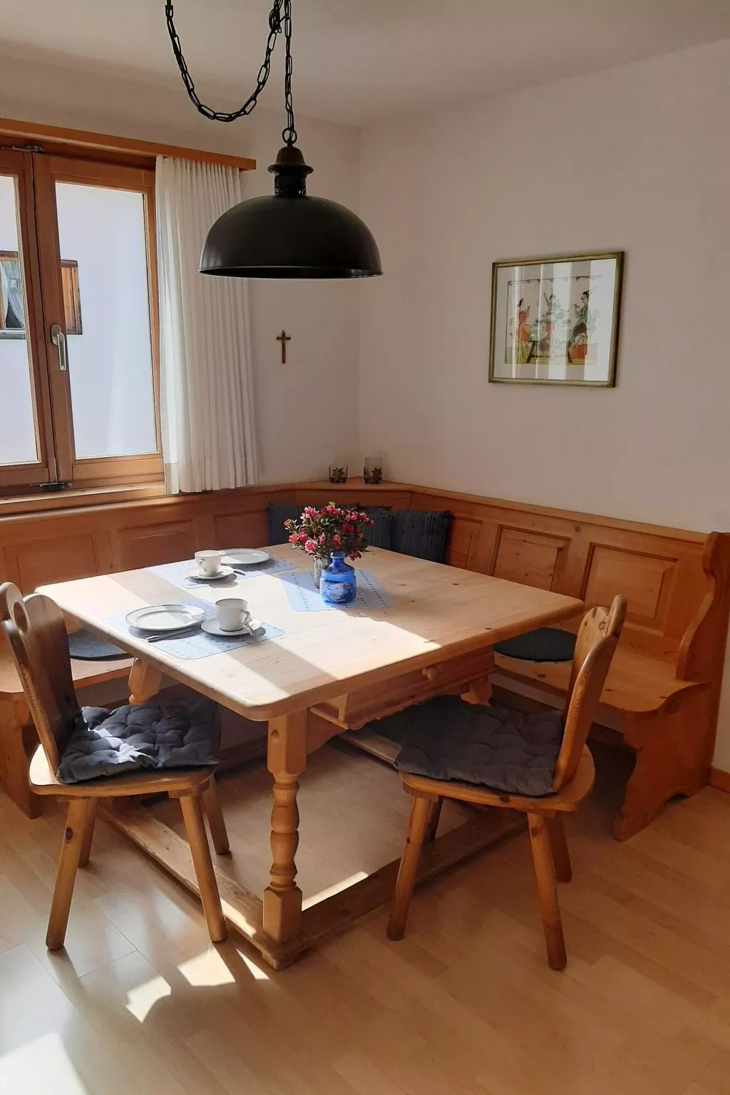 Ferienwohnungen Teuriblick A&B, (Splügen). - Drinnen