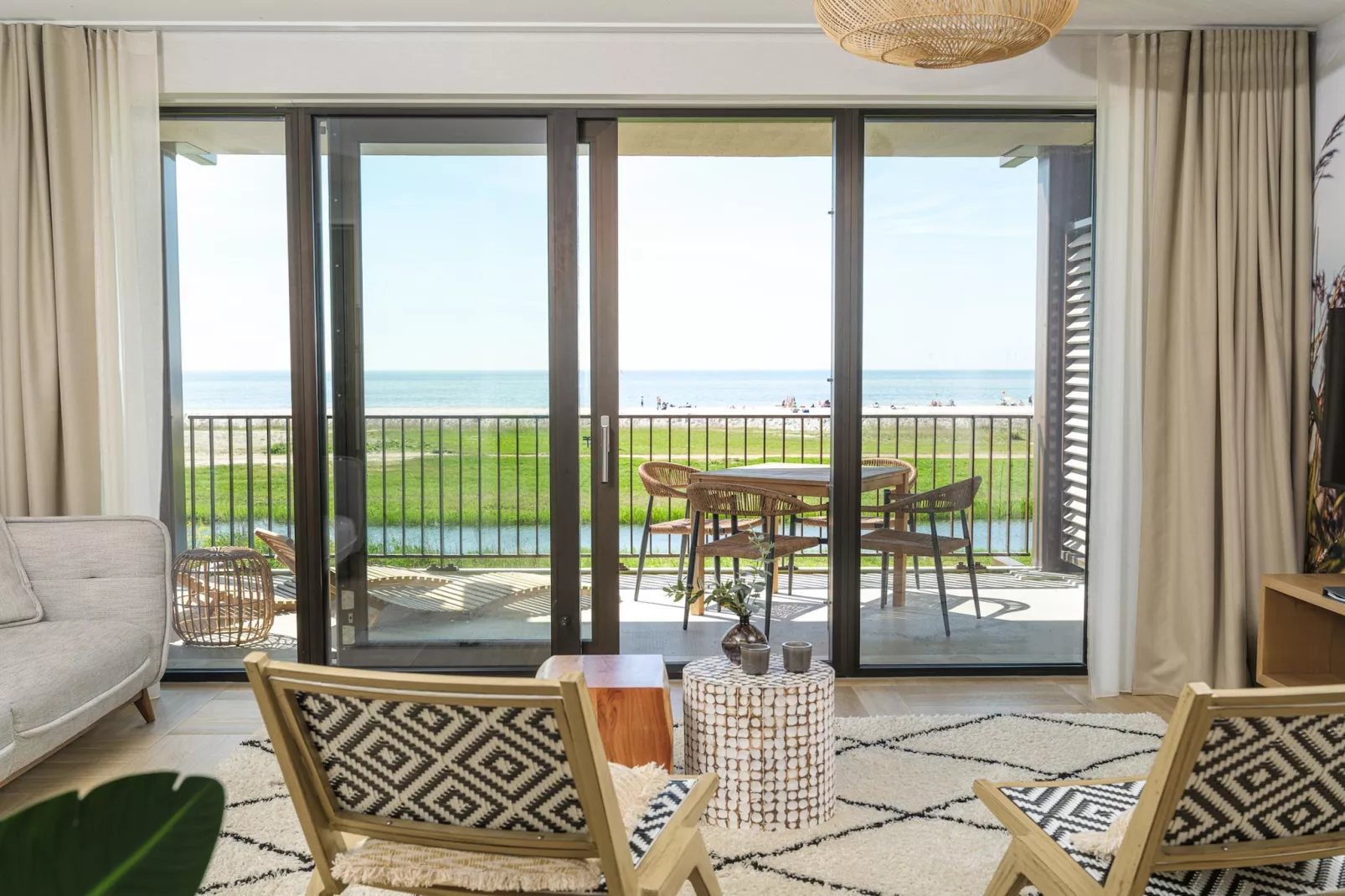 Luxury Beach Apartment | 4 Pers. - Wohnzimmer