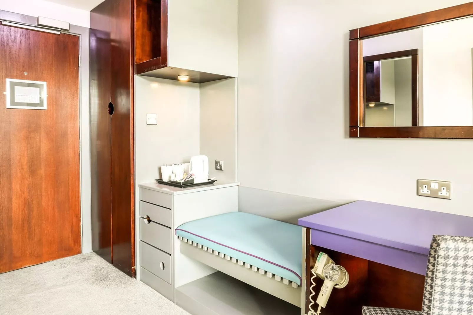 Standard Twin Room - Schlafzimmer