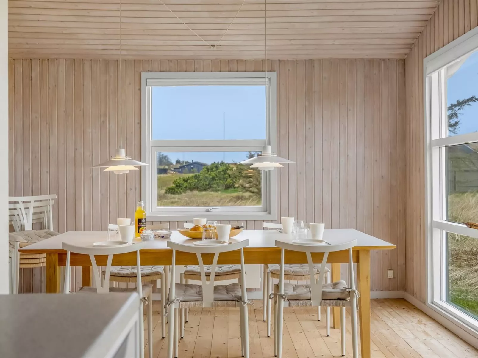 "Sighfrith" - 500m from the sea - Inside
