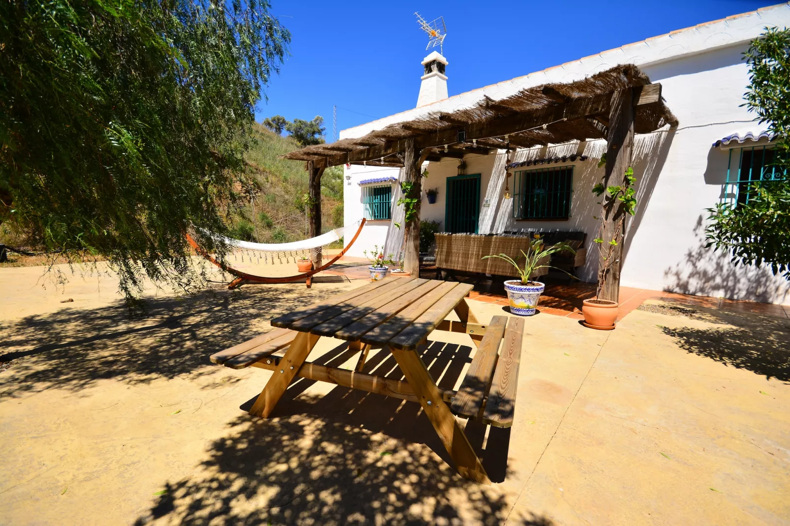 Villa Montes de Málaga - Außenbereich Sommer