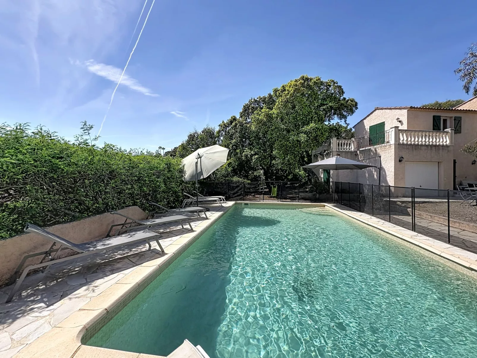La Galandière - Outside