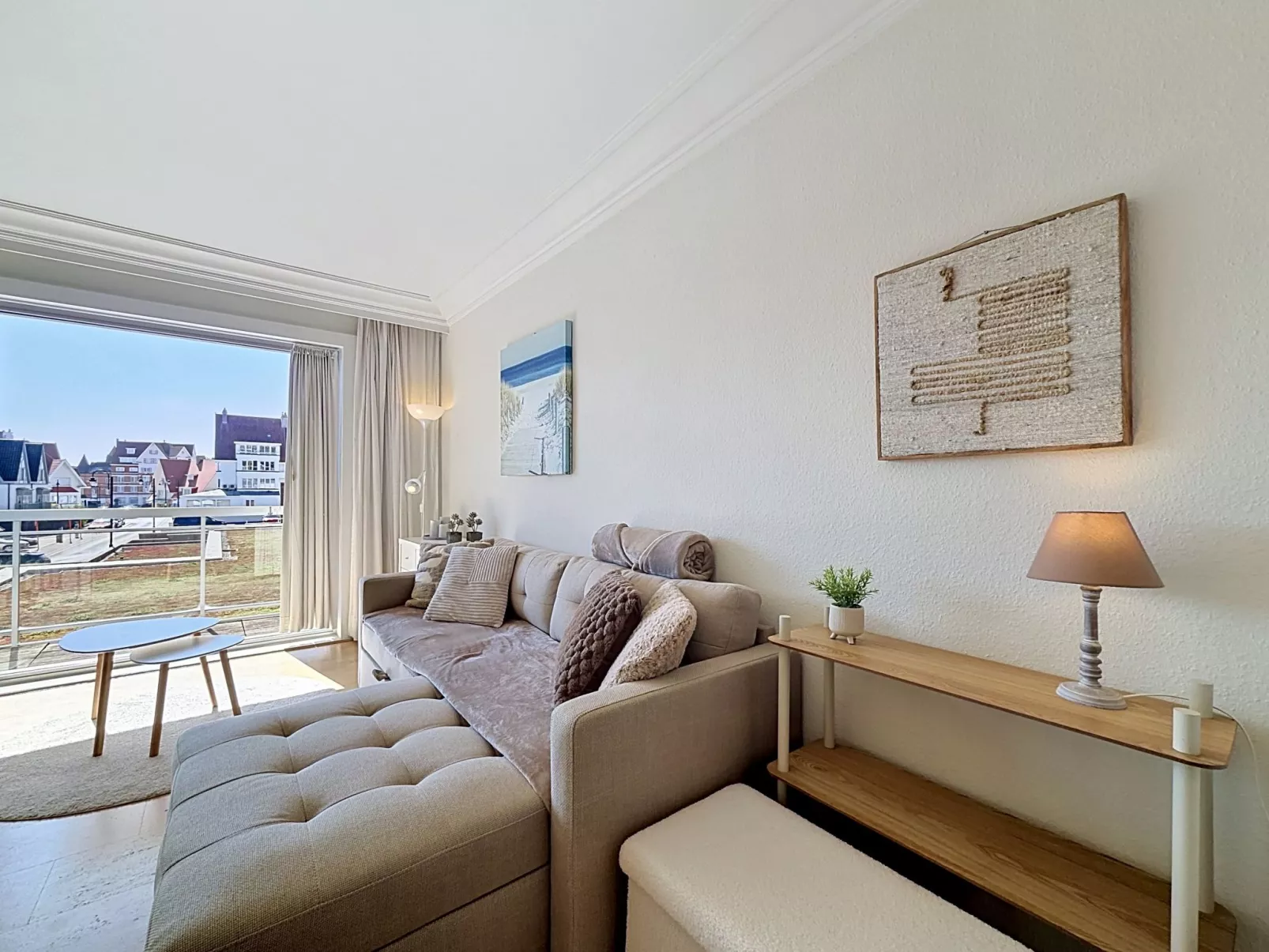 Cosy @ the beach studio with pool - Drinnen