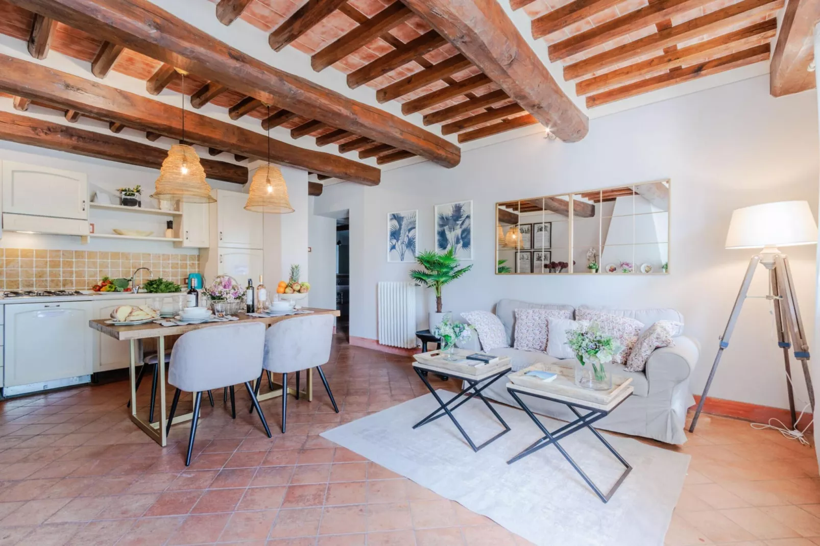 Jacopo Farmhouse Apartment in Wine Resort in Lucca - Living room