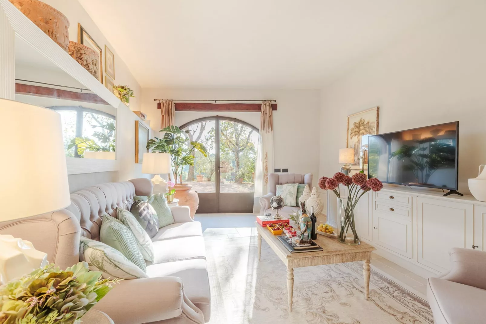 Amore Farmhouse Retreat - Salon