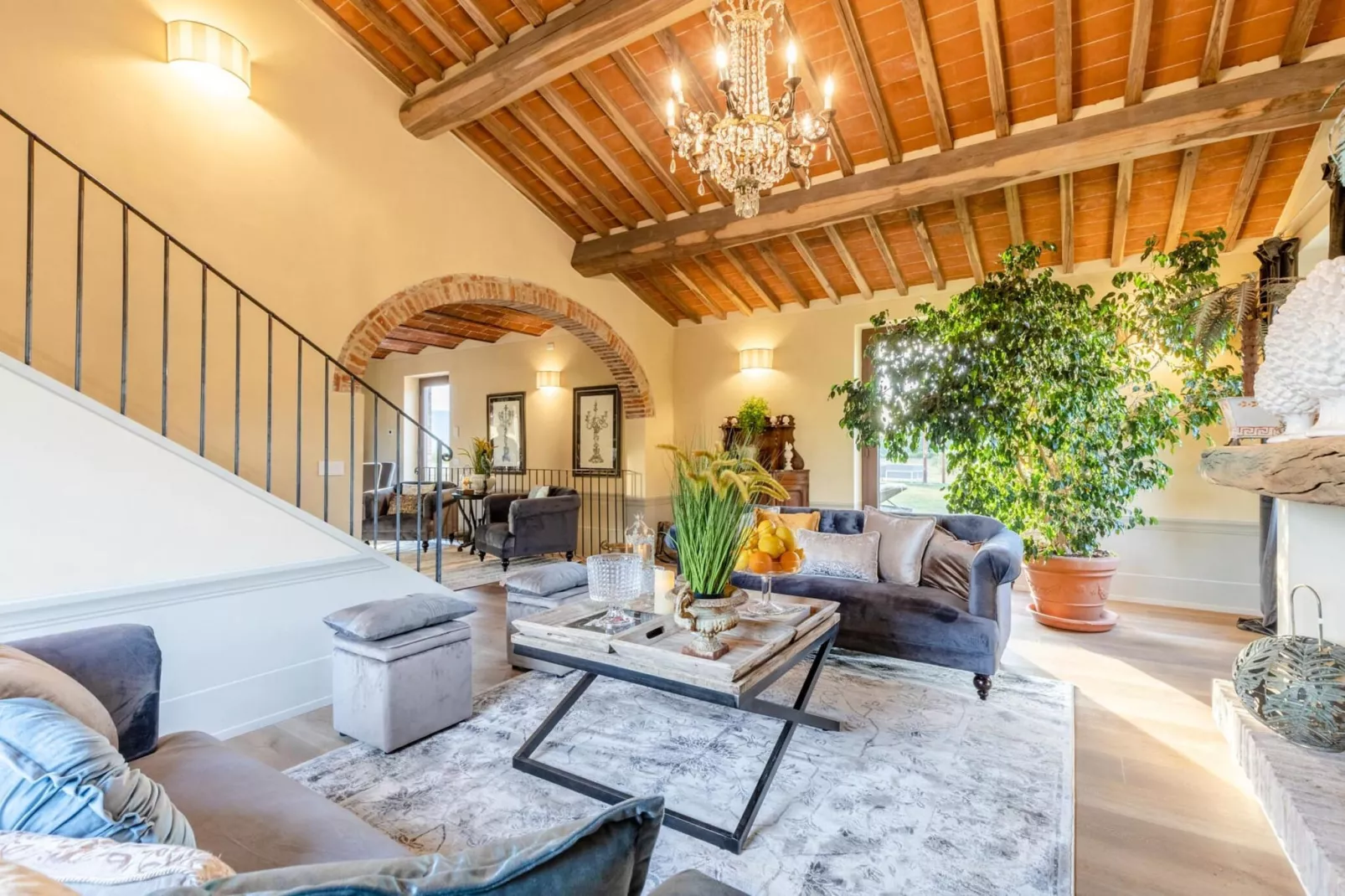 Il Conte Farmhouse Retreat - Living room