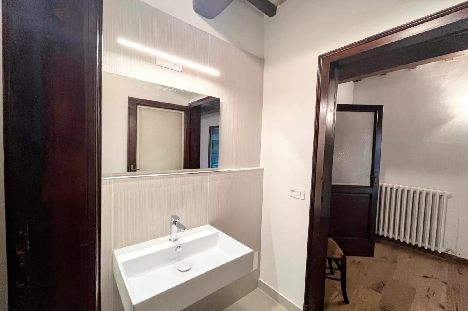Stele - Bathroom