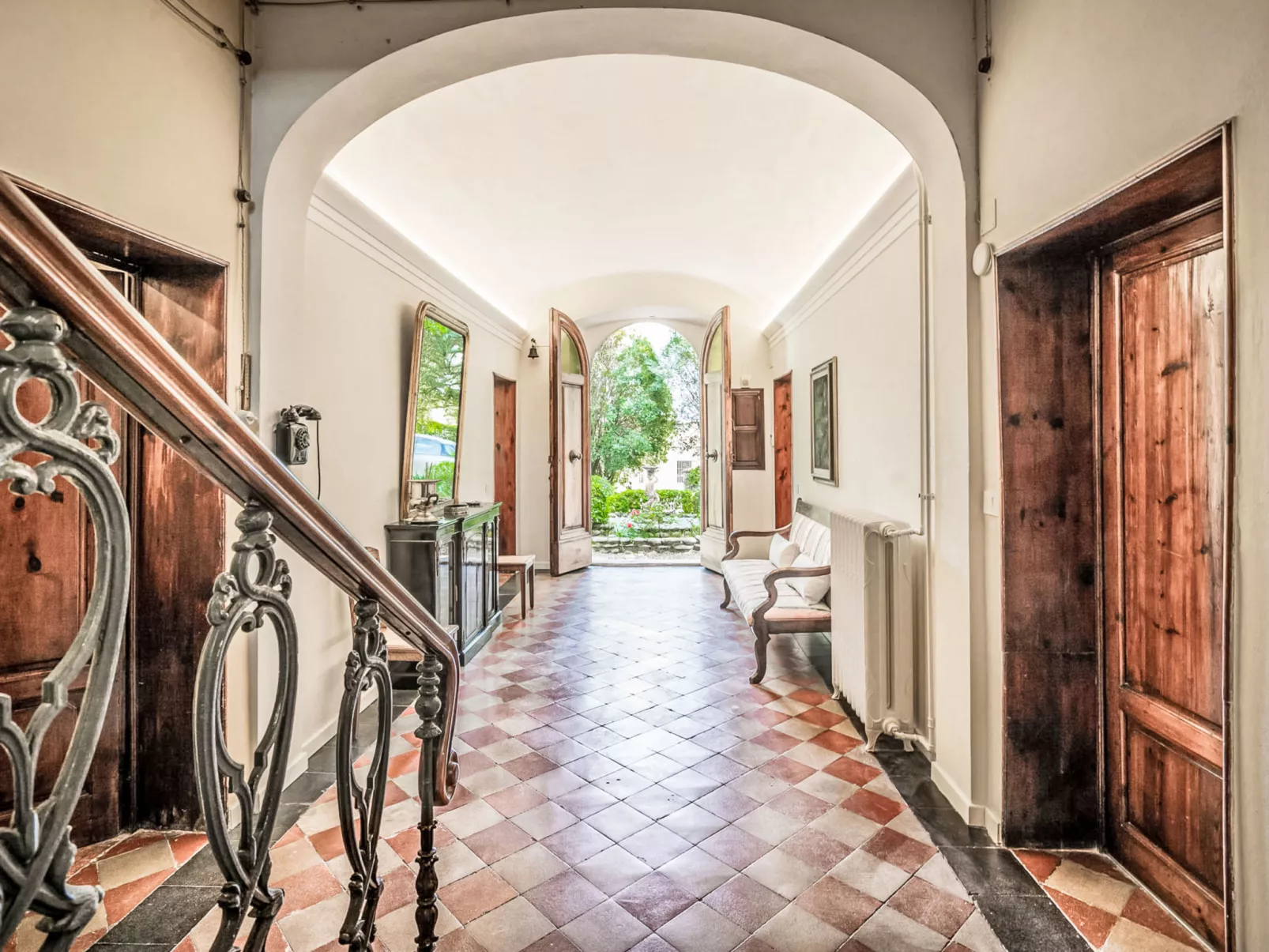 Villa mit Garten und privatem Pool - Outside
