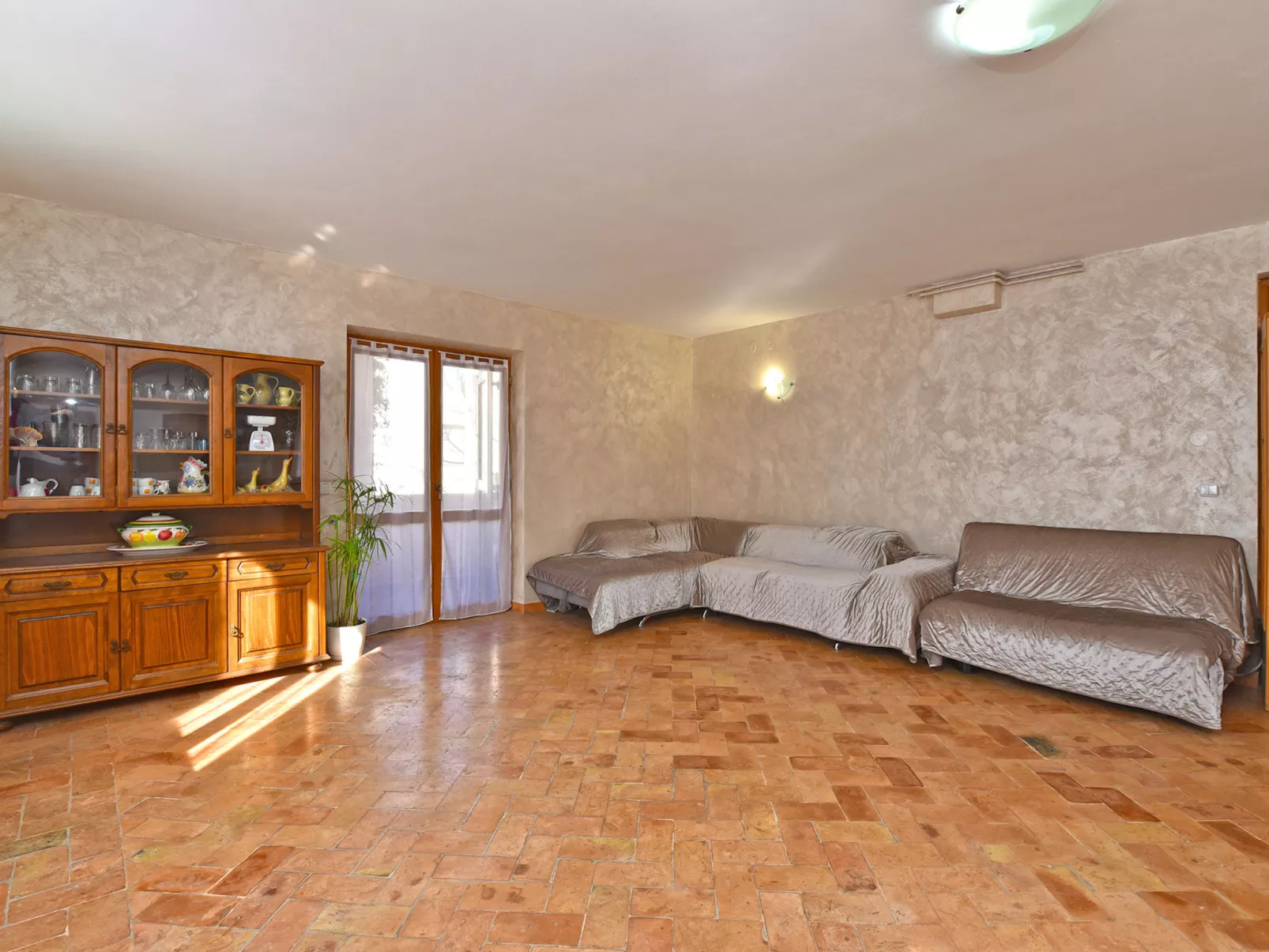 Apartment 1945 - Inside