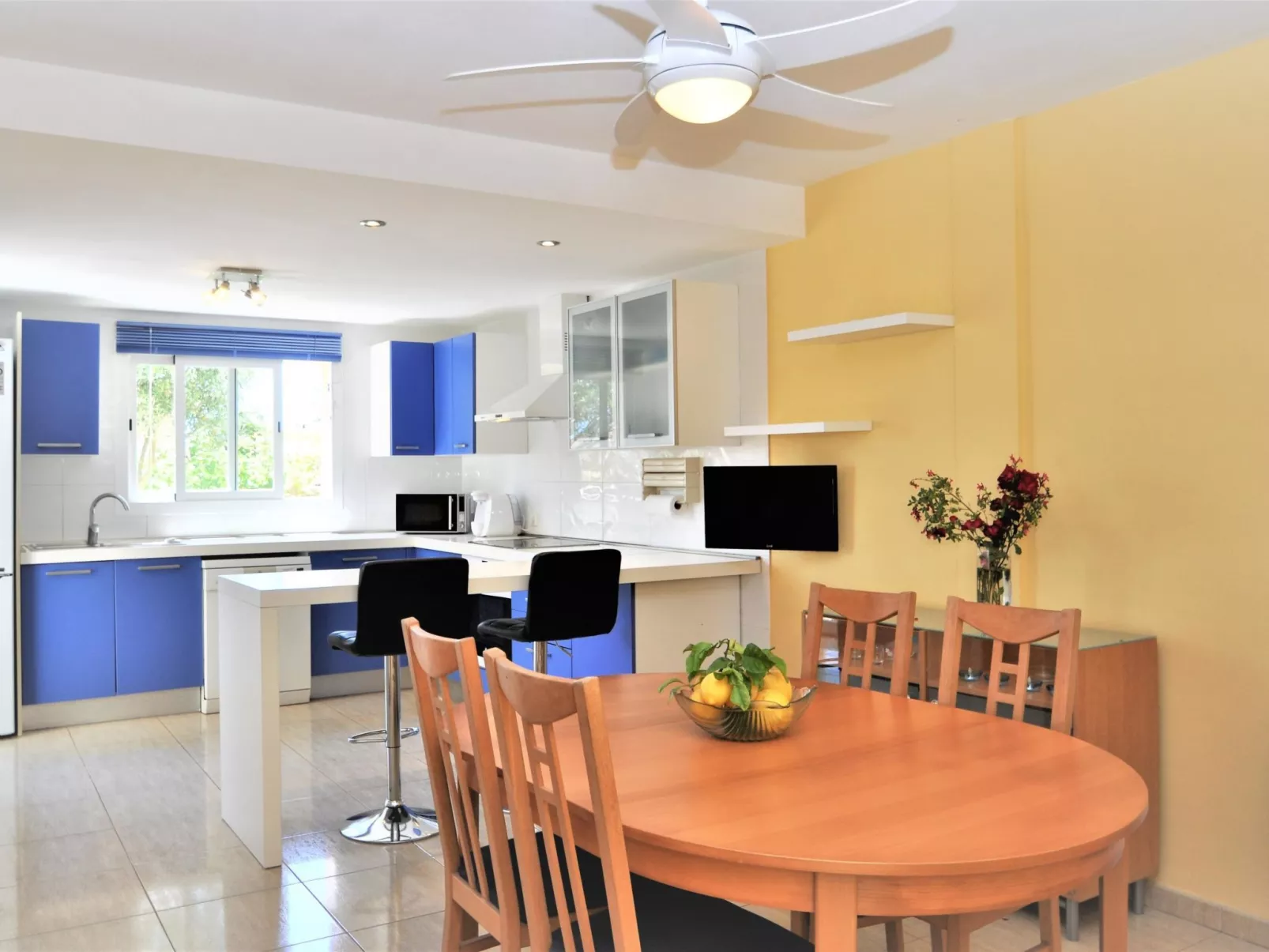 VILLA HUGO Casa en zona residencial tranquila Bahía Grande con Piscina Privada. - Inside