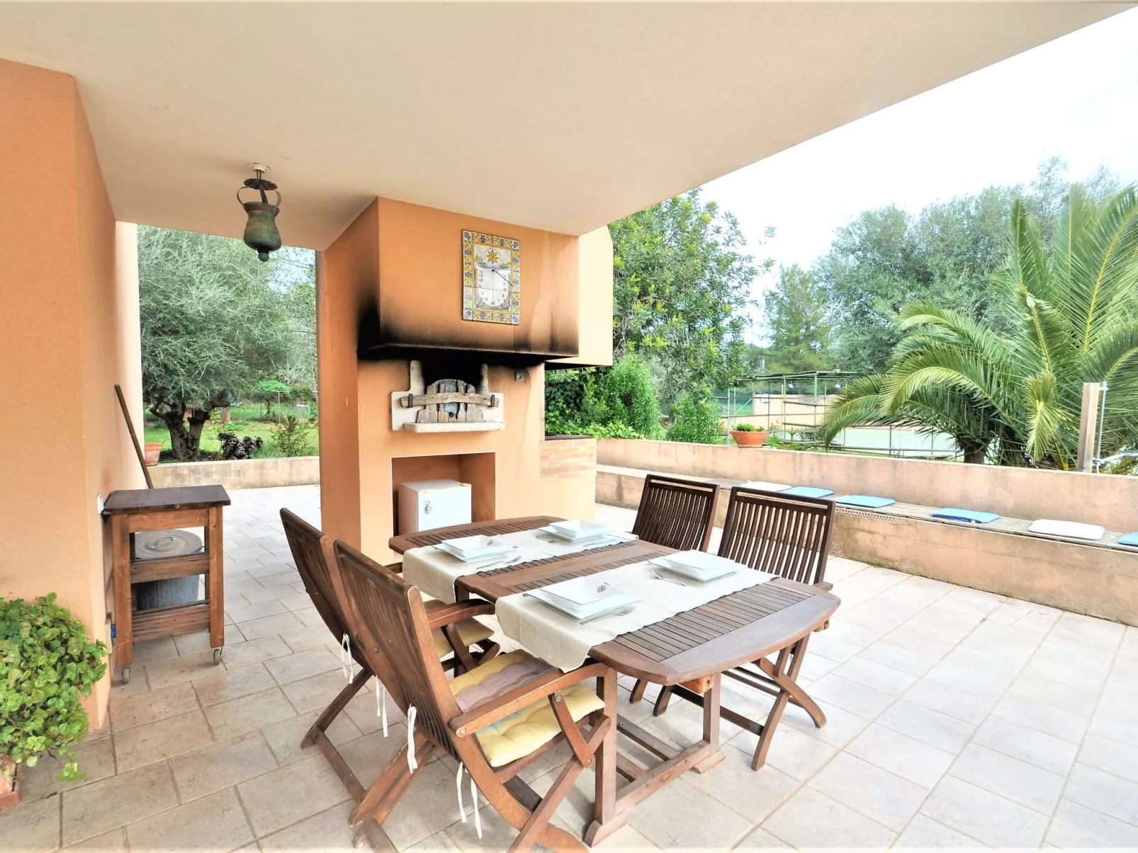 Villa con piscina y pista de tenis privada ideal para familias.  - WiFi Gratis - Outside