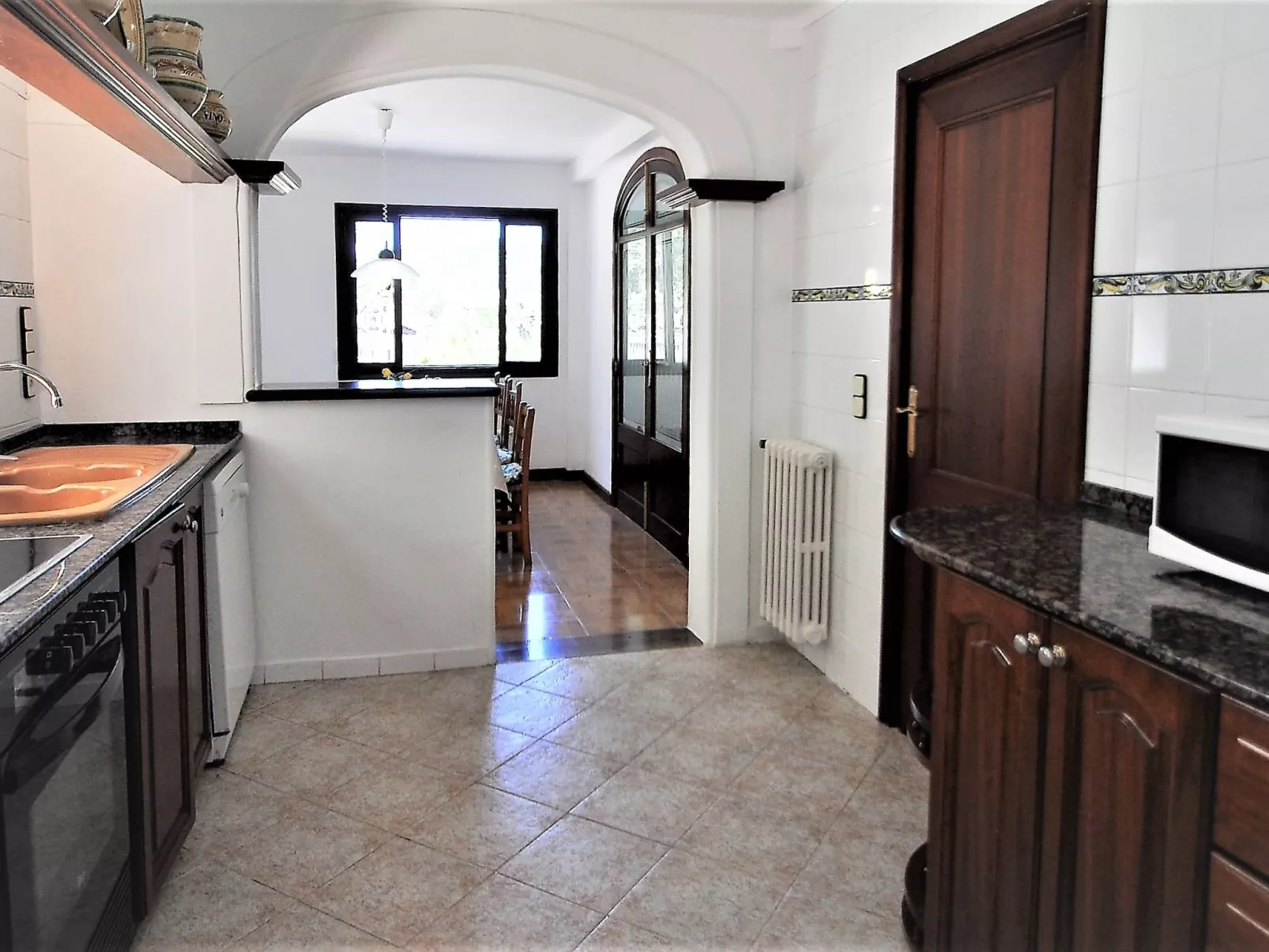 Villa con piscina privada, wifi, aire acondicionado y vistas a montaña ideal pa - Drinnen