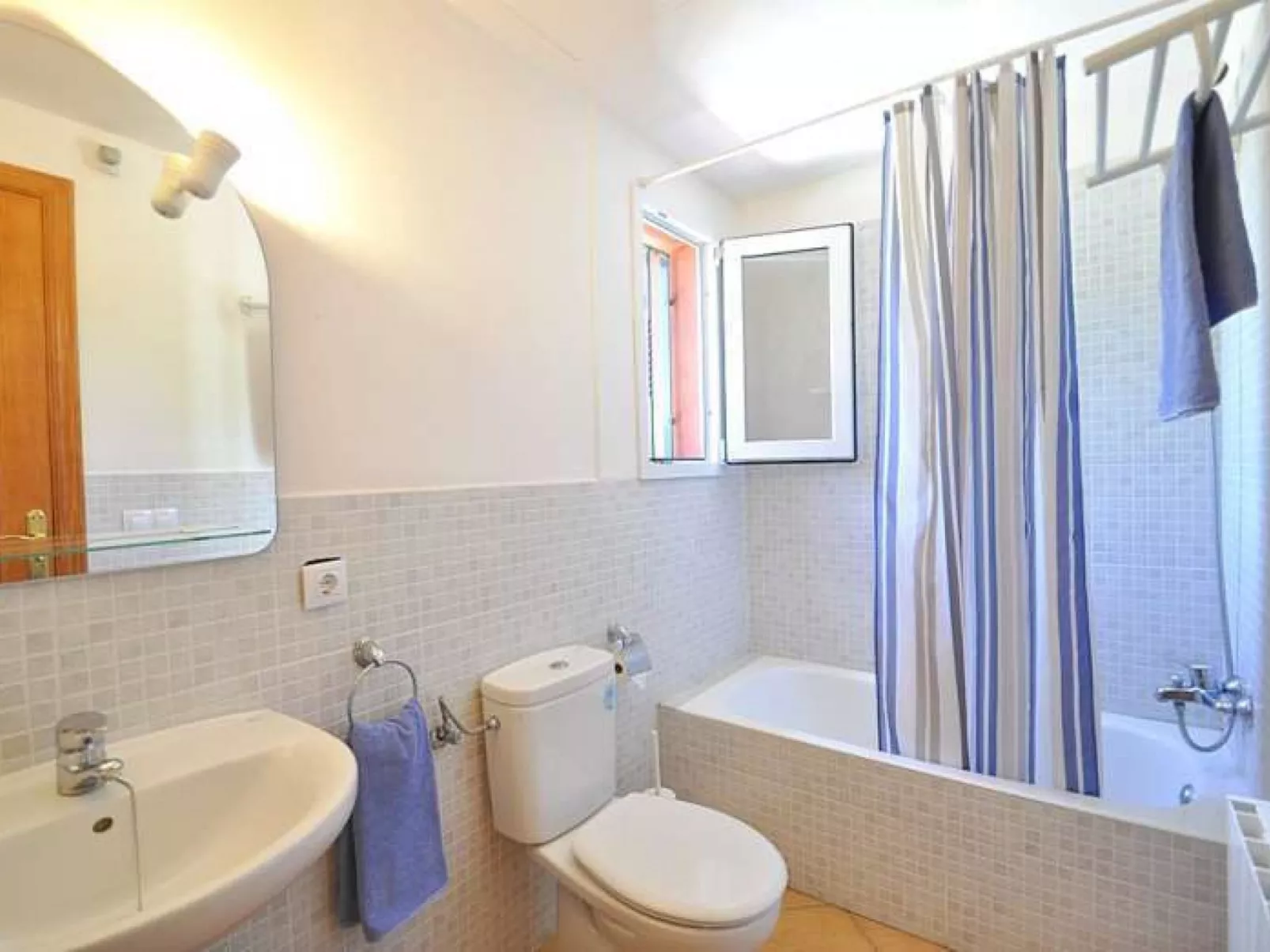 VILLA en Zona residencial tranquila con piscina privada ideal para familias - W - Inside