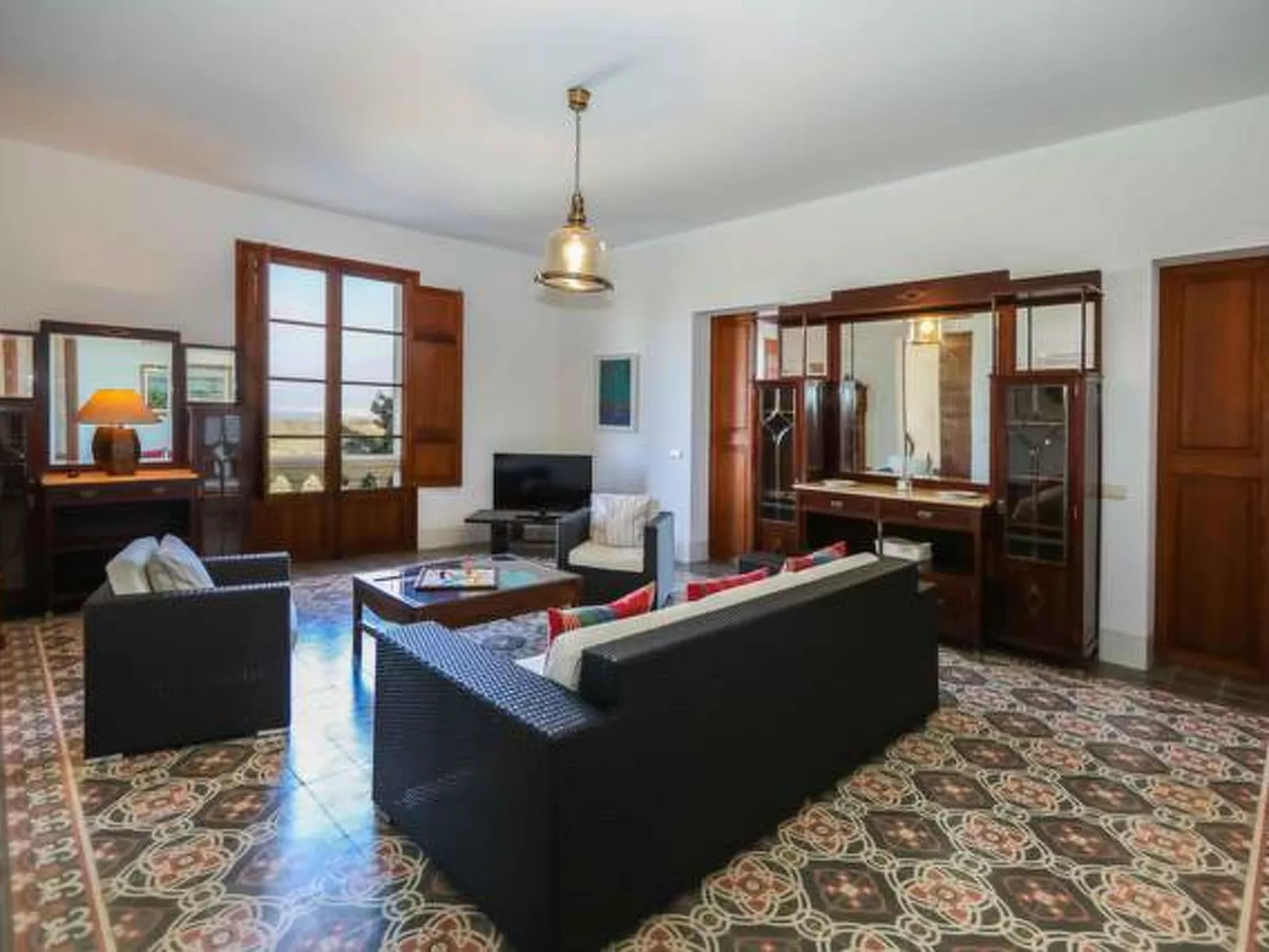 Granada - Inside