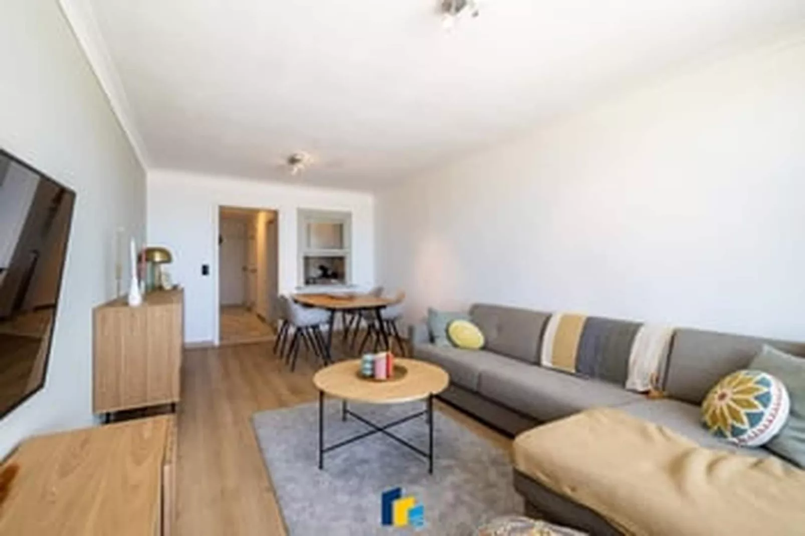 ASTORIA 62B - Living room