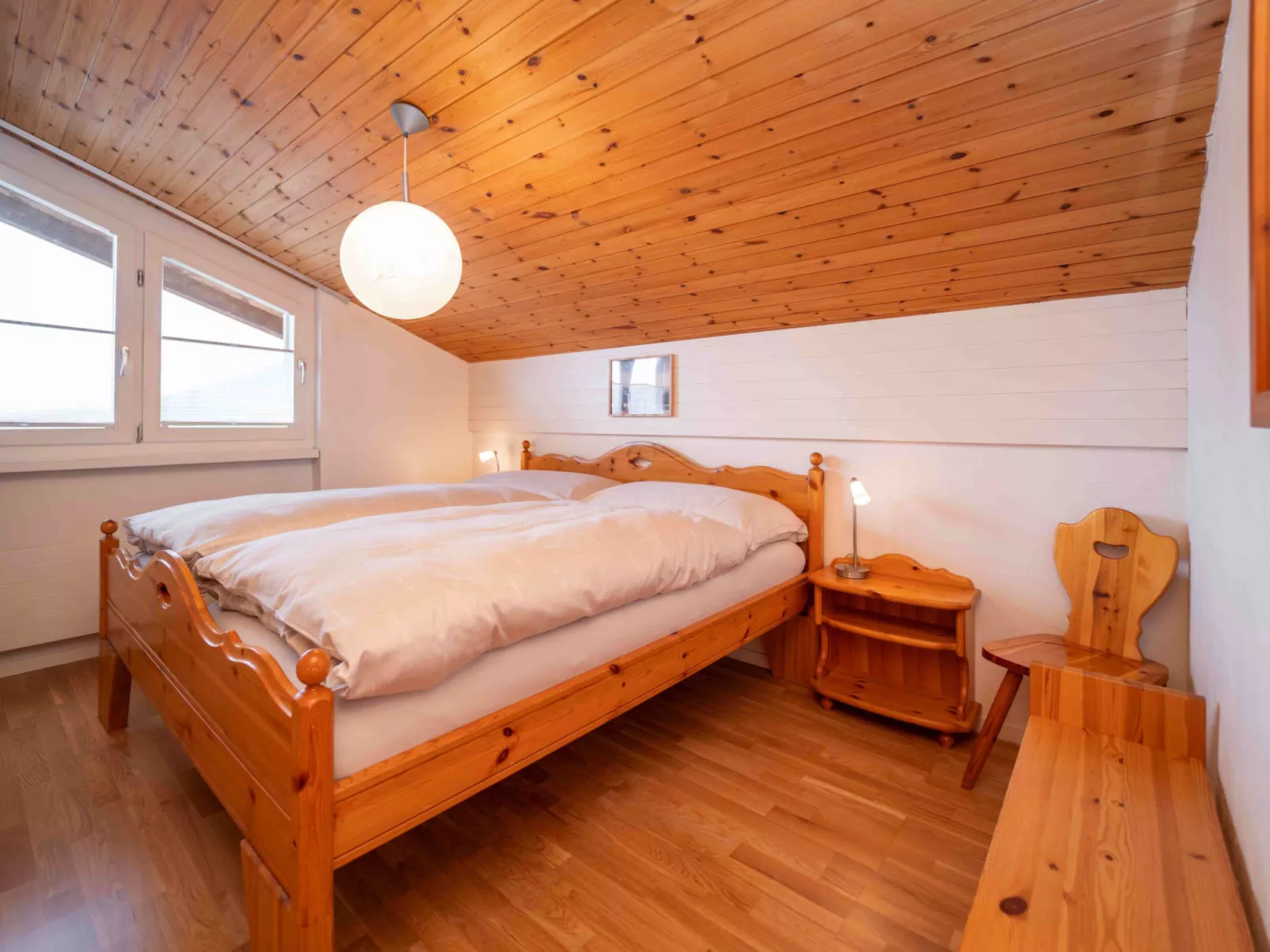 Arnika Attika, Obersaxen Affeier, (Obersaxen Affeier). - Inside