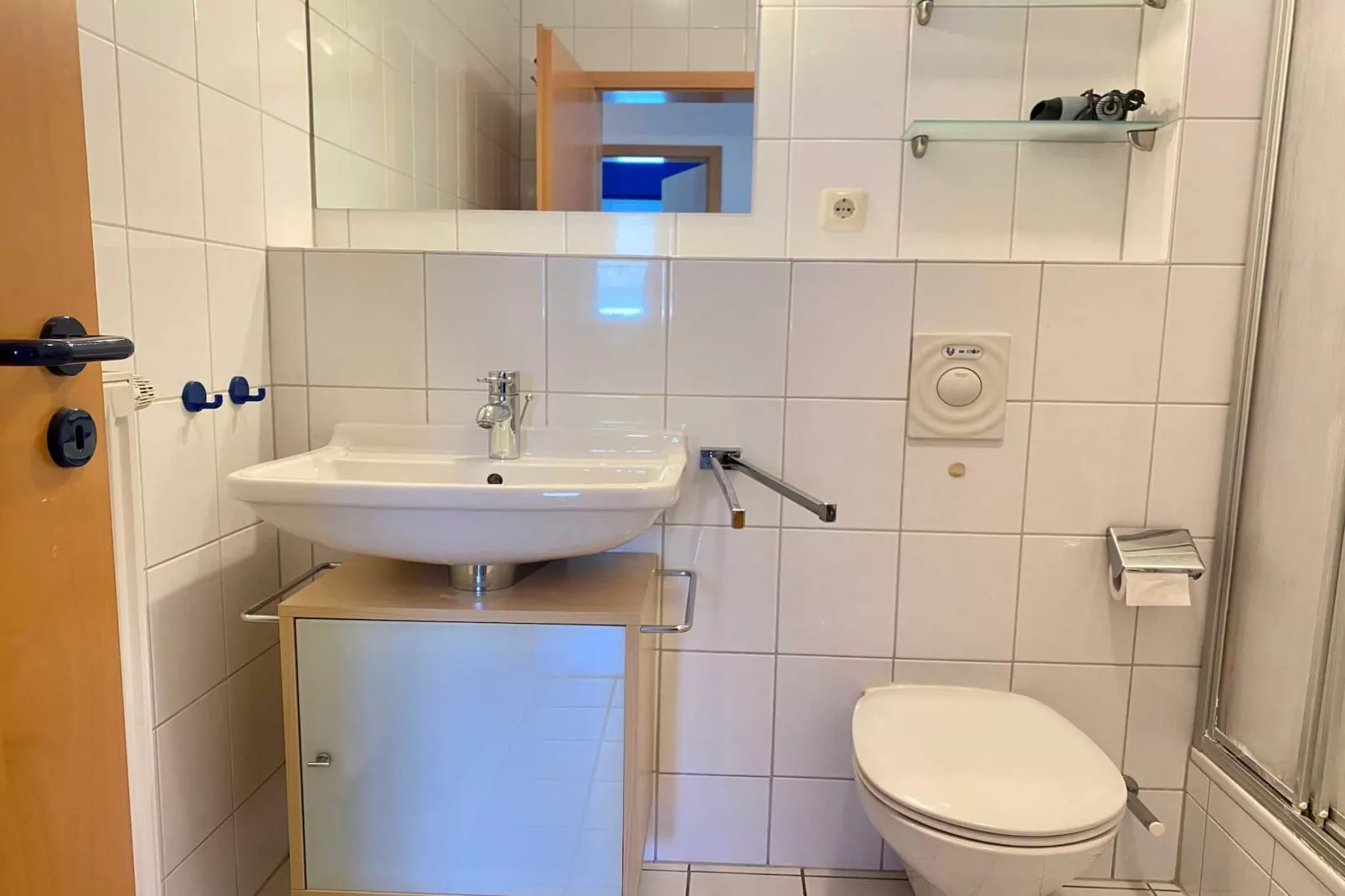 Ferienwohnung Orth A3 - Bathroom