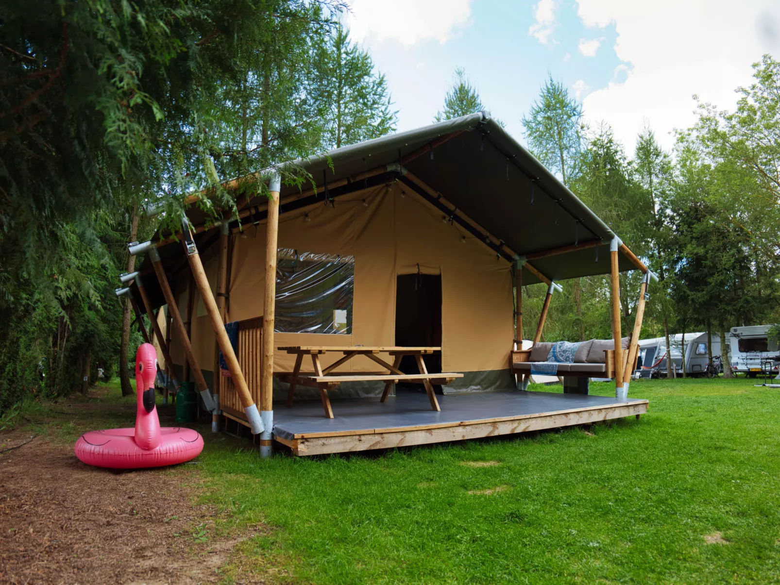 Camping 2000 - Safaritent Medium - Draußen