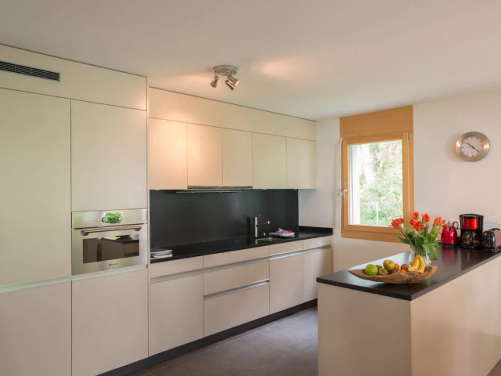Mirasol, (Flims Waldhaus). 4.5 Zimmerwohnung - Drinnen