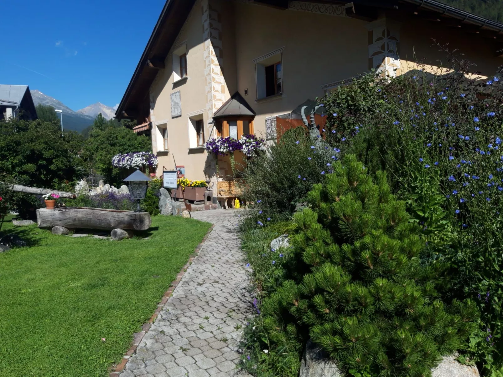 Mundaditschas, (Sta. Maria - Santa Maria Val Müstair). - Draußen