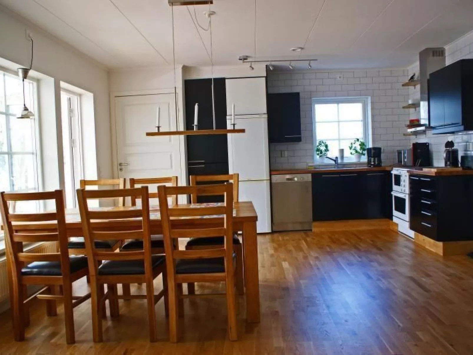 Gemütliches Holzhaus Udden mit eigenem Boot - Dedans