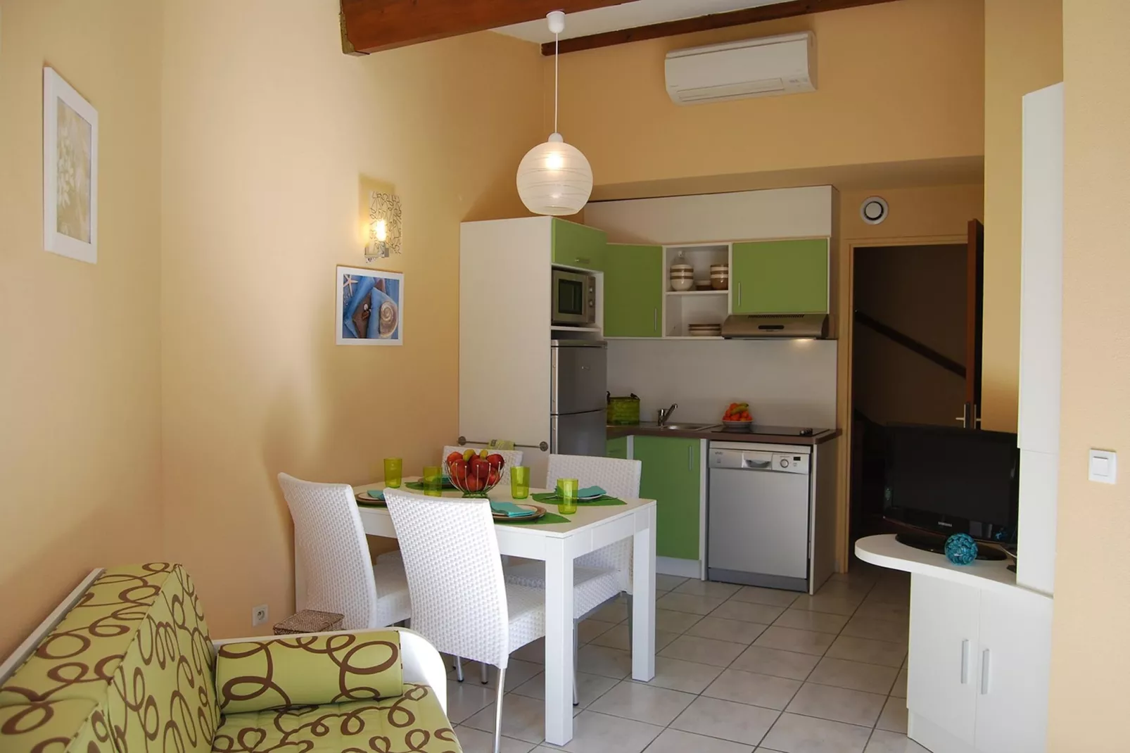 Les Jardins de Neptune MAISONNETTE DUPLEX 4/6 pers CLIMATISÉE OTA - Dining room