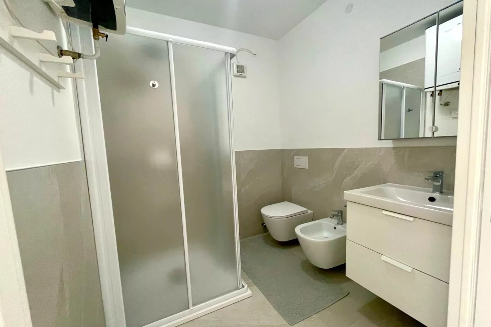 Girasole 3B - Bathroom