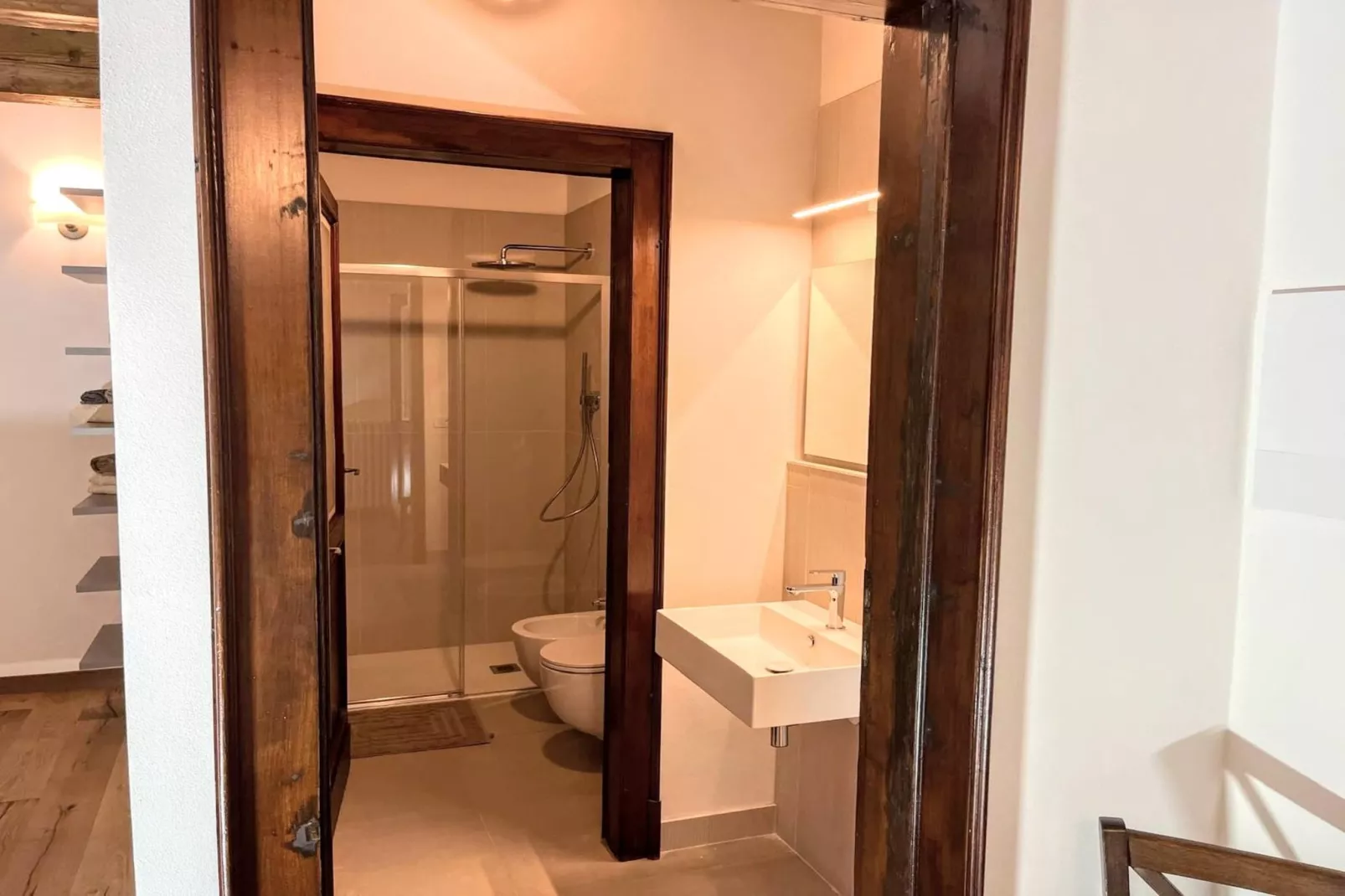 Stele - Bathroom