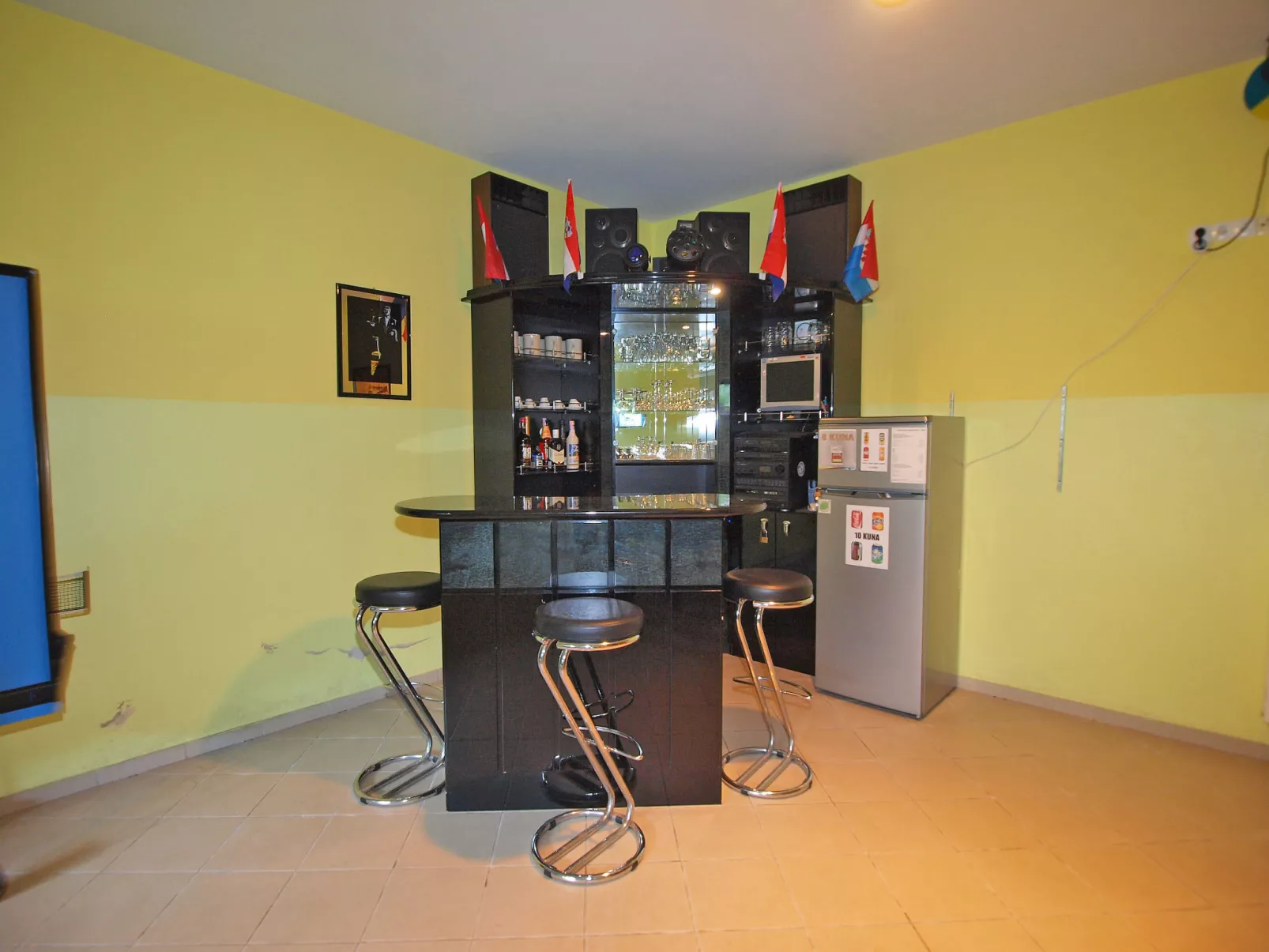 Apartment 19 - Inside