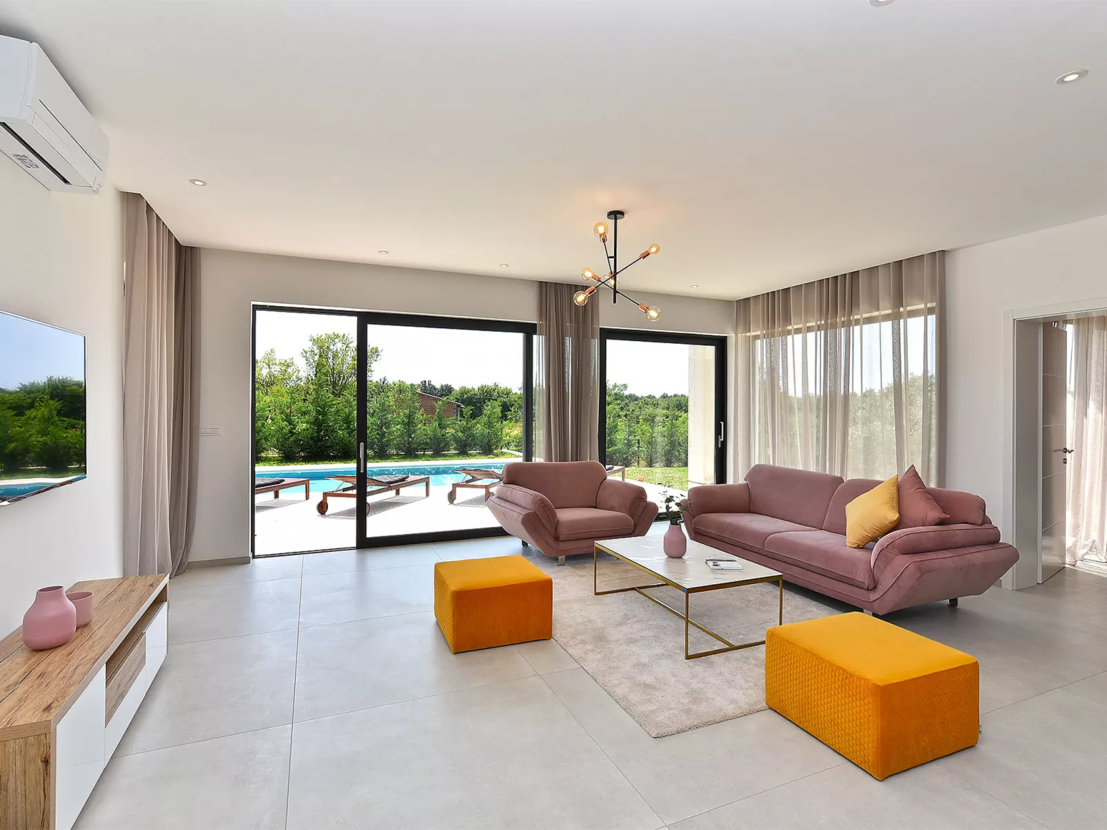 House 2117 - Draußen