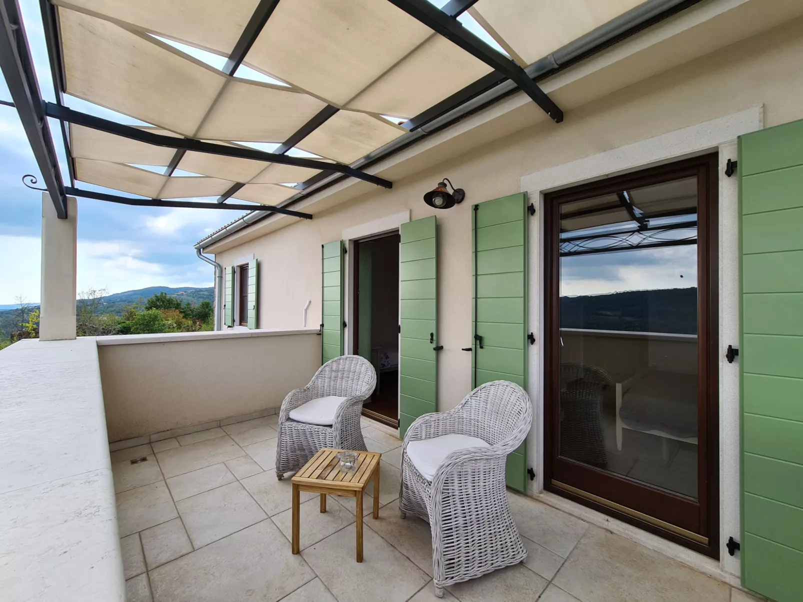 Villa 2129 - Draußen