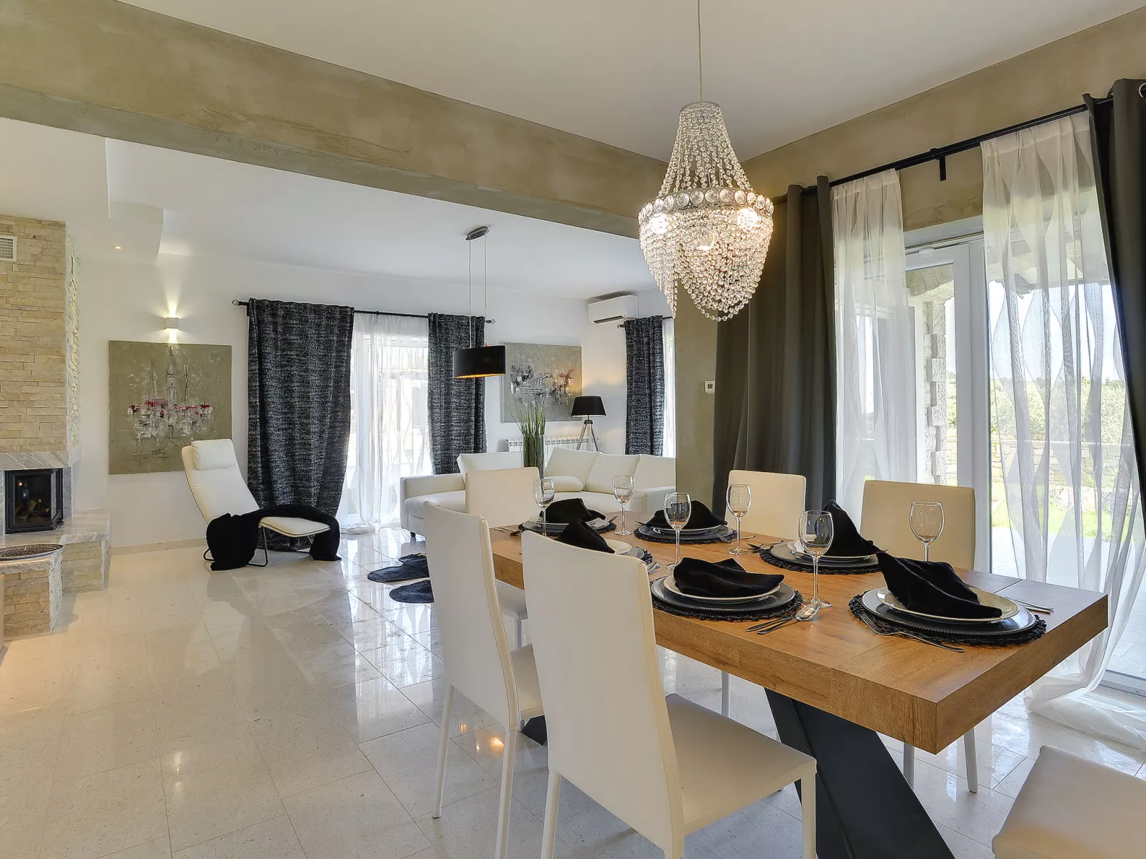 Villa Paradiso - Drinnen