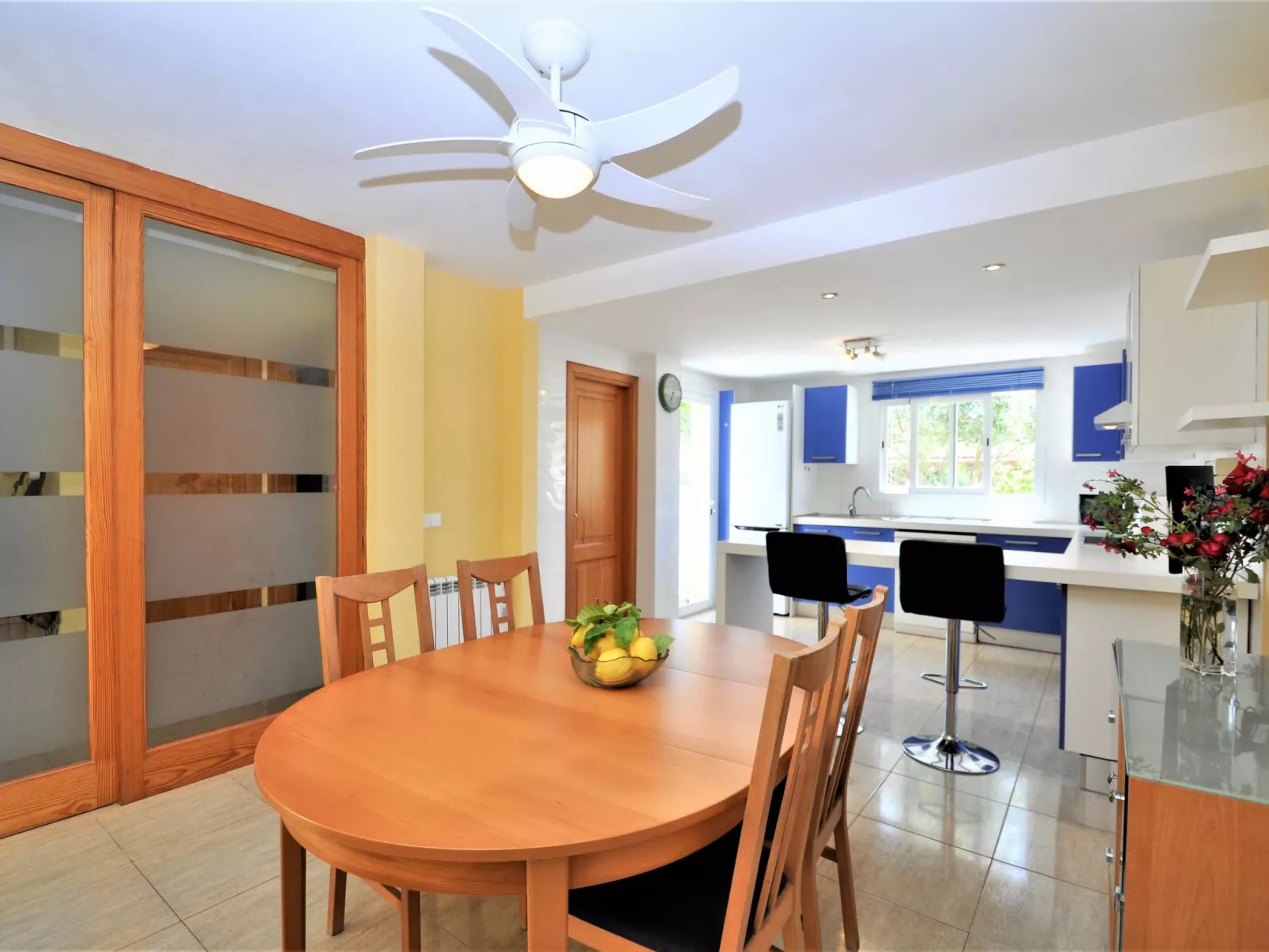VILLA HUGO Casa en zona residencial tranquila Bahía Grande con Piscina Privada. - Inside