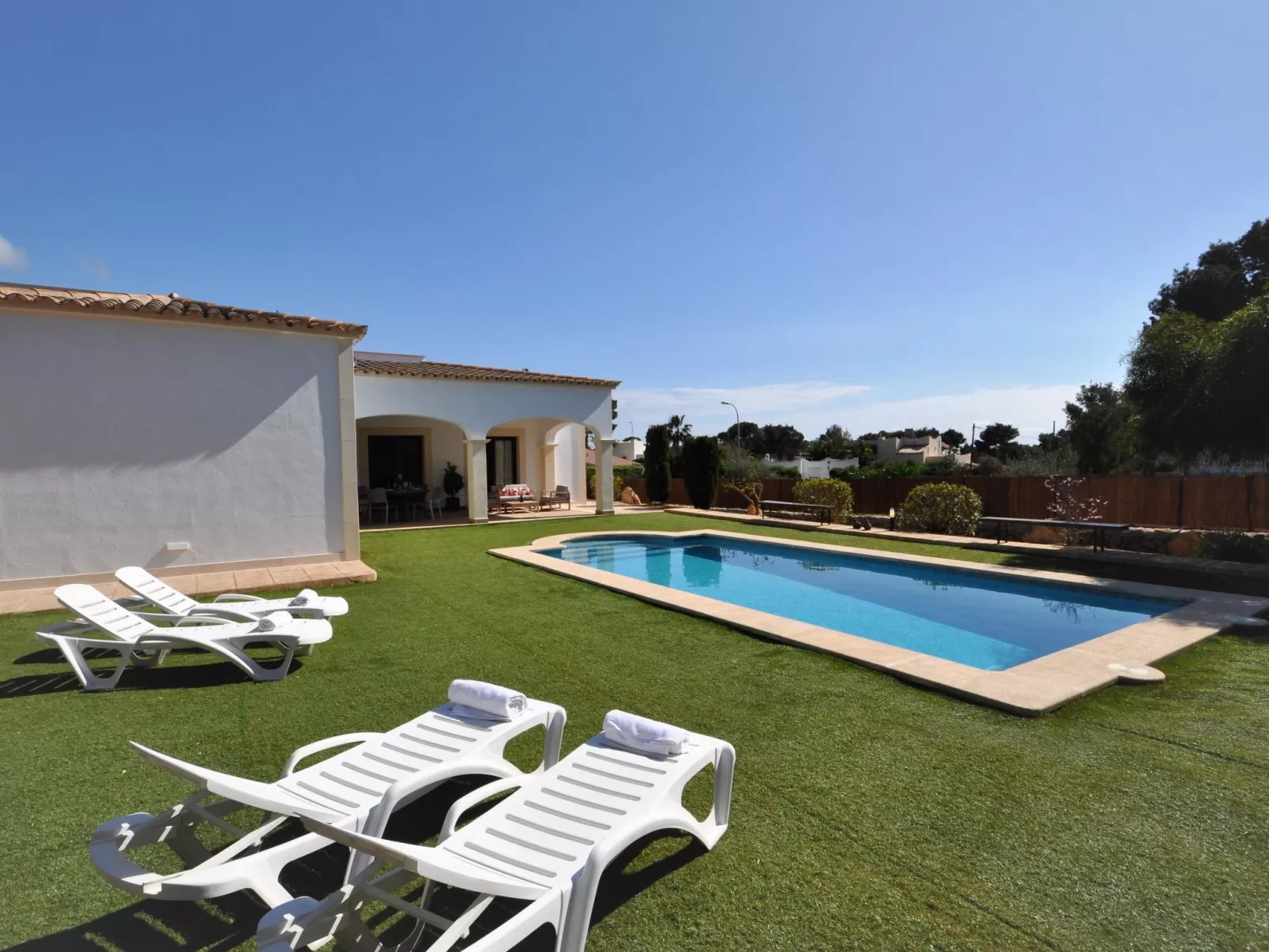 VILLA MONICA en barrio residencial de Cala Pi para 6 personas con piscina priva - Draußen