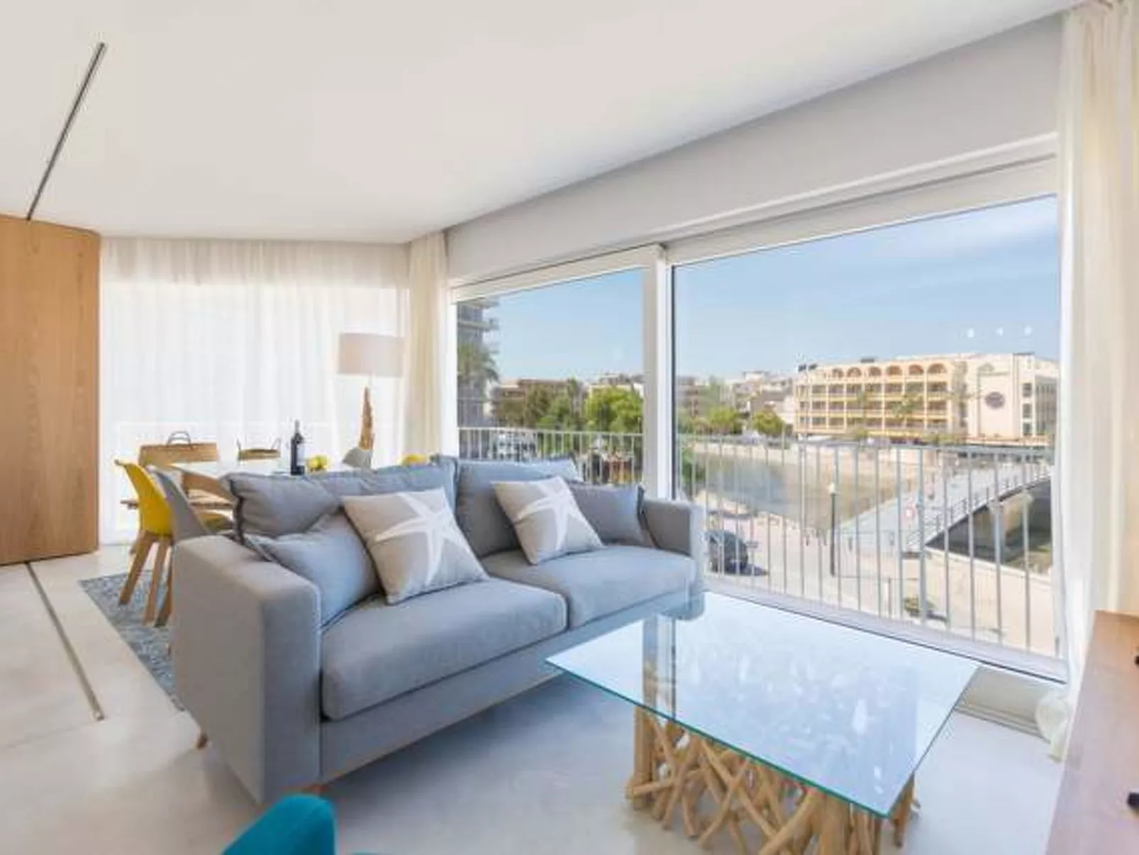 Tolle Wohnung in S'illot-Cala Morlanda mit Terrasse - Inside