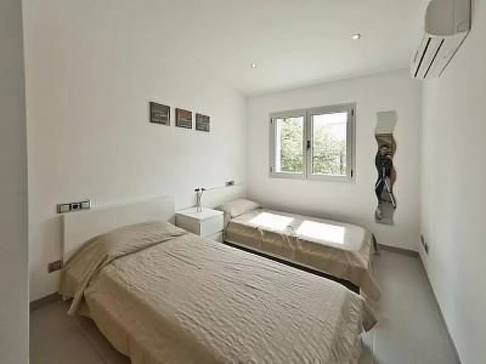 Moderne Villa mit Pool, Terrasse und traumhaften Meerblick - Drinnen
