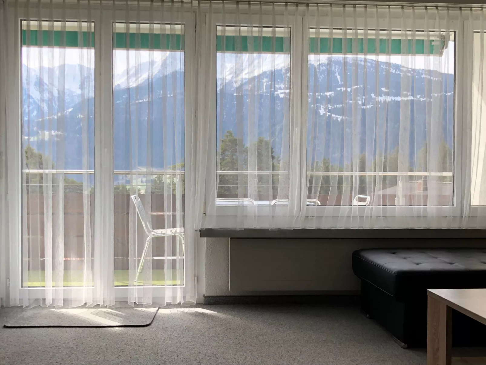 Casa Pignia - Roth, (Laax GR). 3-Zimmerwohnung - Drinnen
