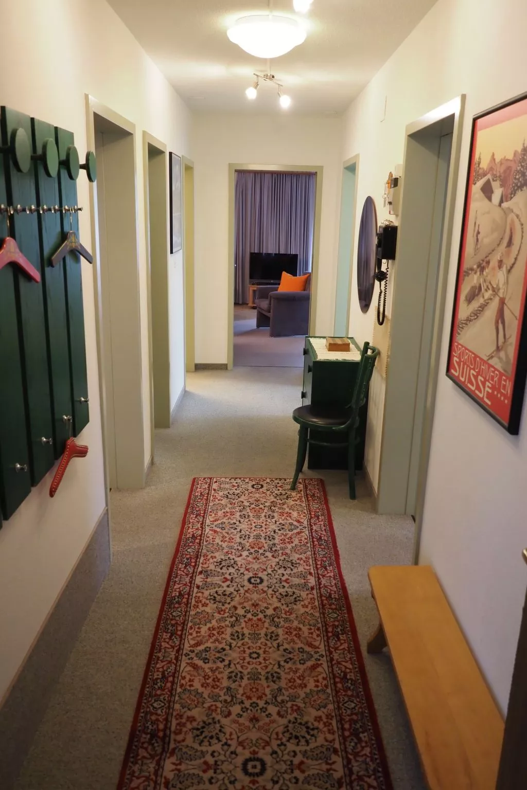 Arcula, (Flims Dorf). Grosszügige 3.5 Zimmerwohnung, 105 m2, ruhig & zentral ge - Inside