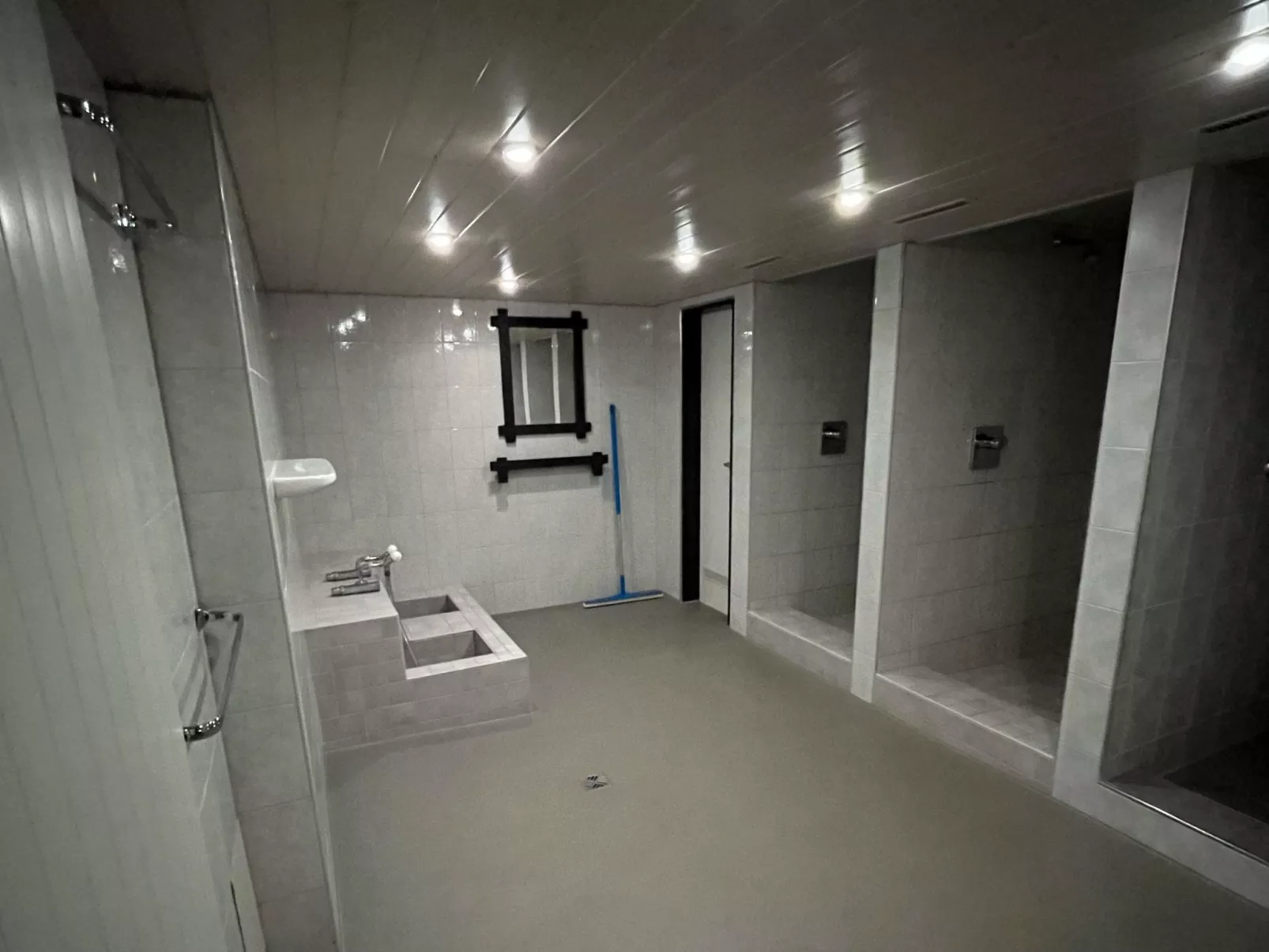 Rancho 121, (Laax Uletsch). 2.5 Zimmerwohnung, 70m², Dusche, sep. WC, für 3 Per - Dedans