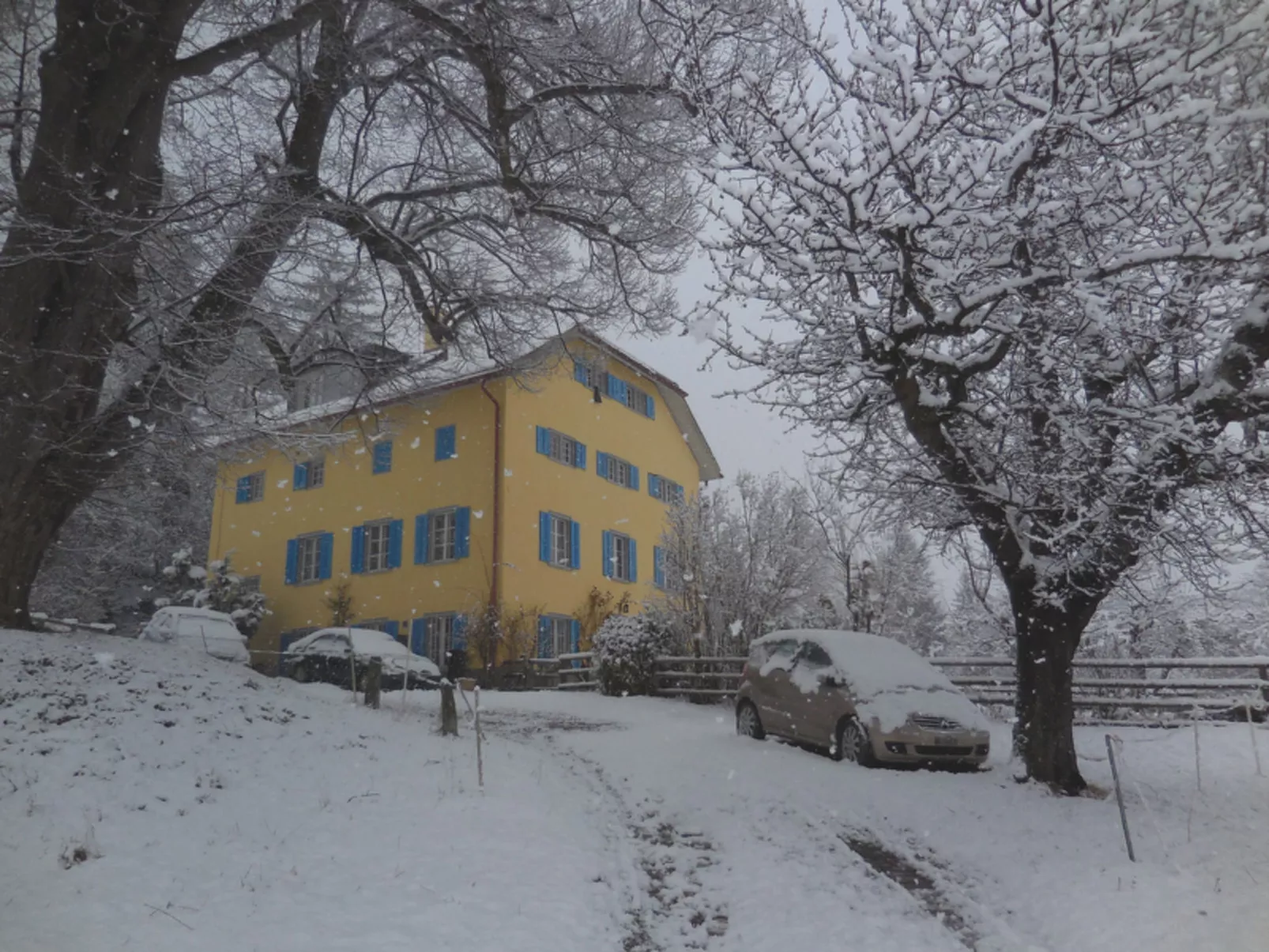 Haus Noains, (Rodels). - Draußen